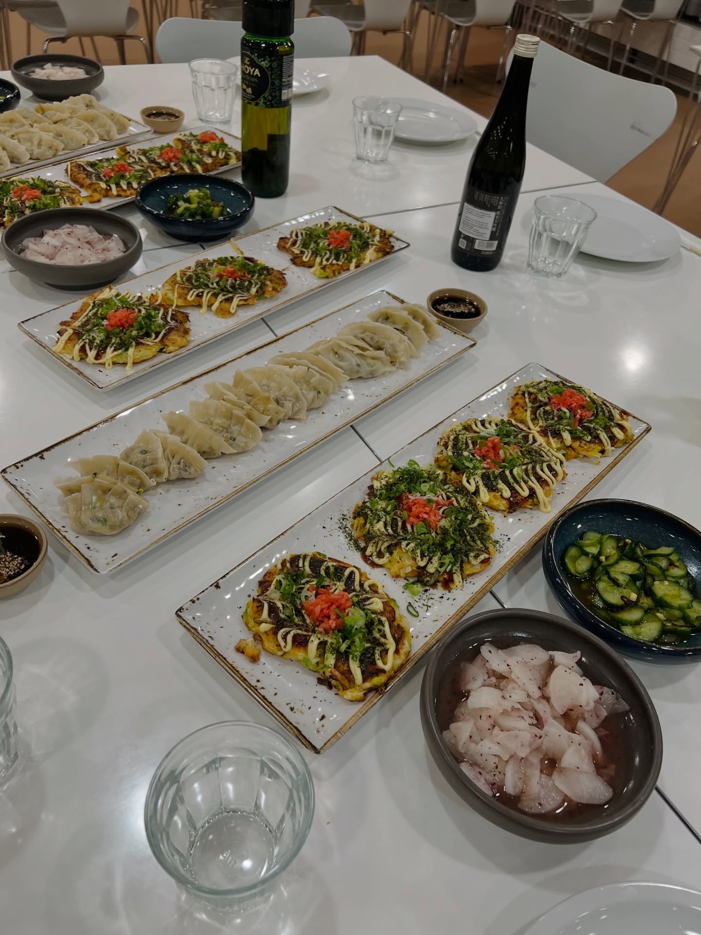 Such an awesome team-building day with the Japanese Culture Club team✨
The atmosphere was so warm and welcoming, and everyone joined in with so much enthusiasm. It created the perfect atmosphere for a hands-on cooking experience👨🏻&zwj;🍳🍳

We cook