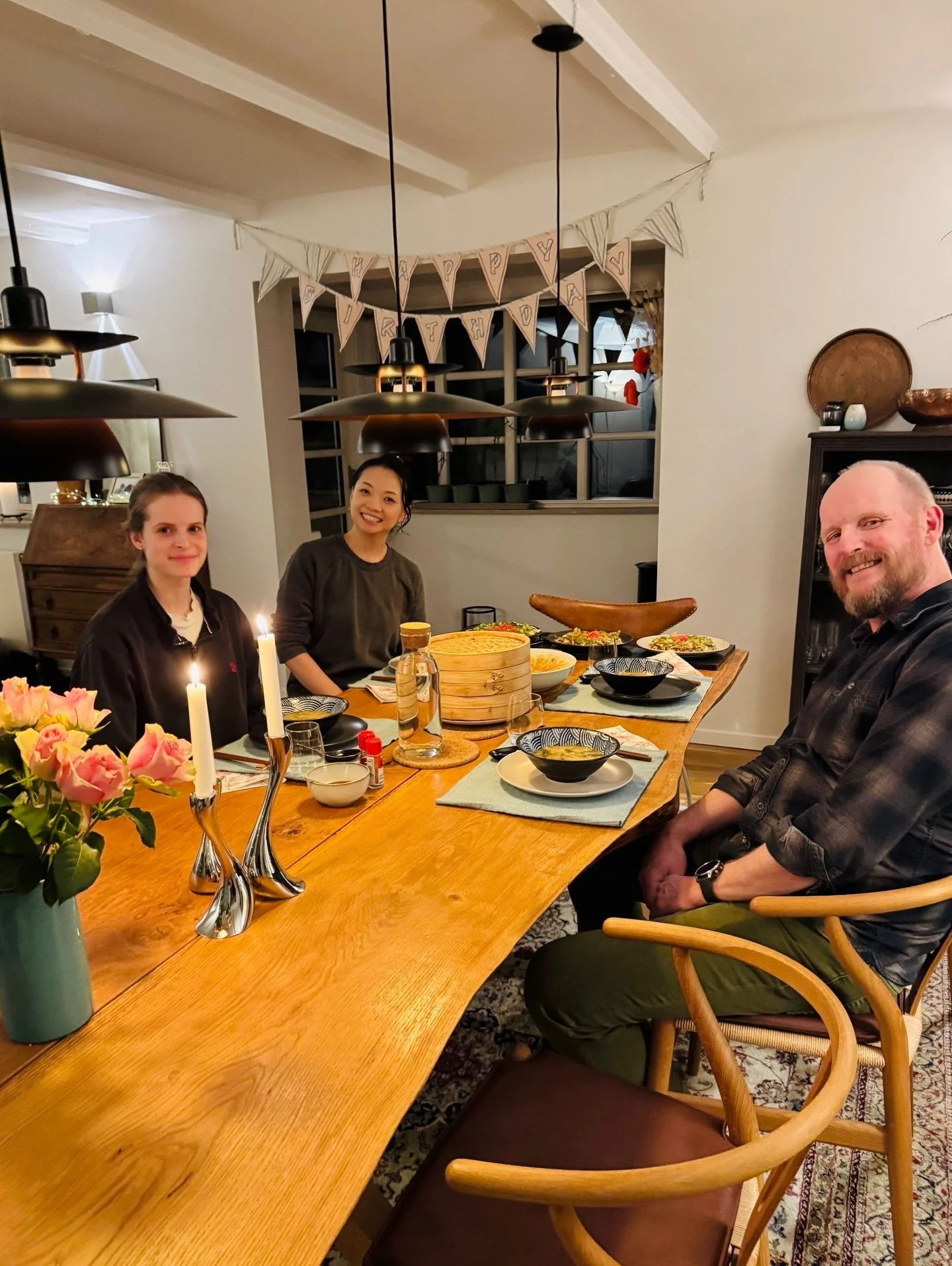 Such a cozy and fun family cooking session at their beautiful home 🏡✨
We cooked okonomiyaki, gyoza dumplings, steamed buns, and comforting miso soup together 🧑🏻&zwj;🍳💕
After all the fun cooking, we sat down to enjoy a full Japanese meal together