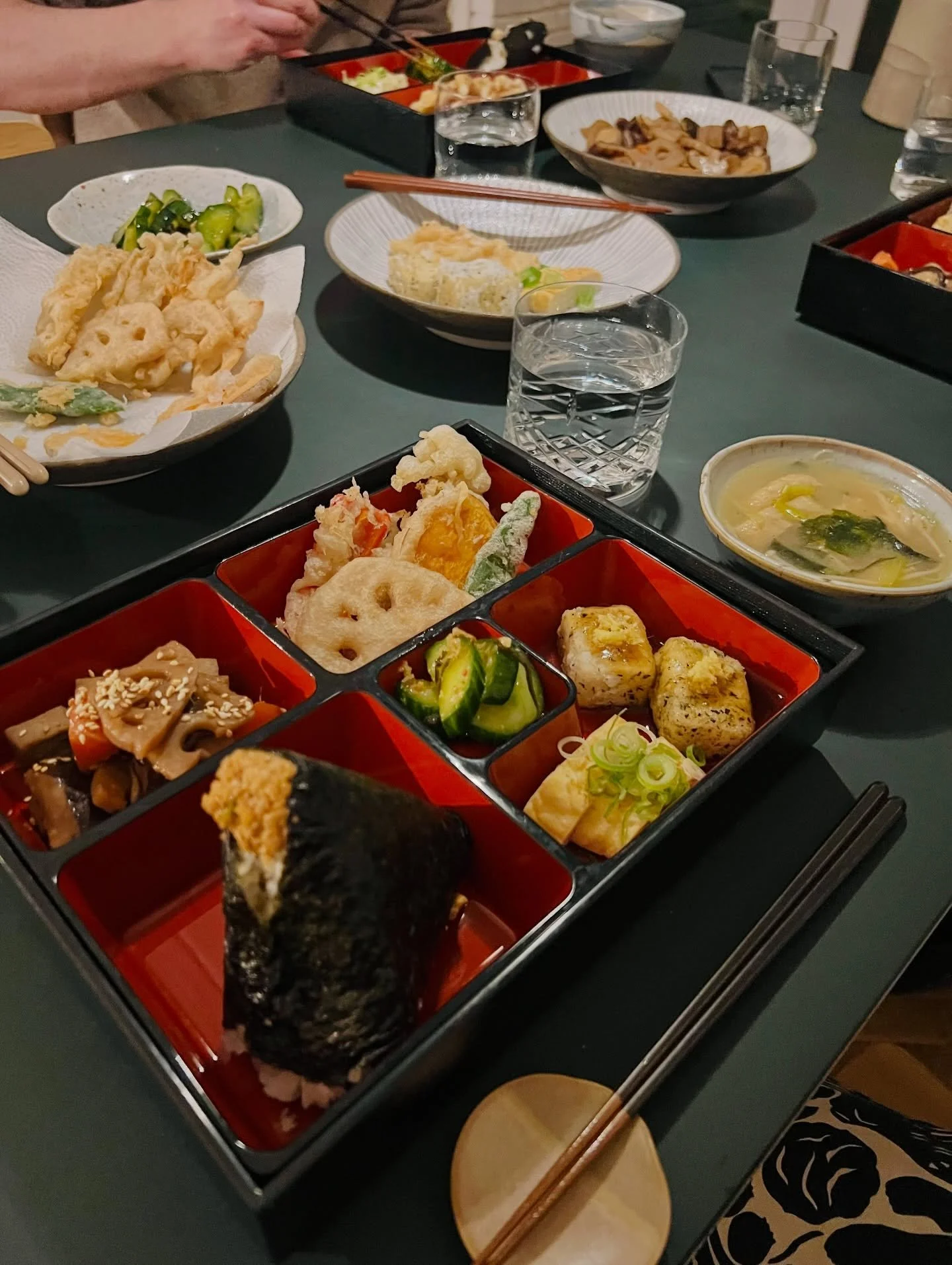 Private vegetarian bento meal class with onigiri rice balls with this lovely couple 🍱🍙

This class was actually a wedding gift from their friend🎁 Such a thoughtful and special present. You can also purchase a gift voucher for a private Japanese co