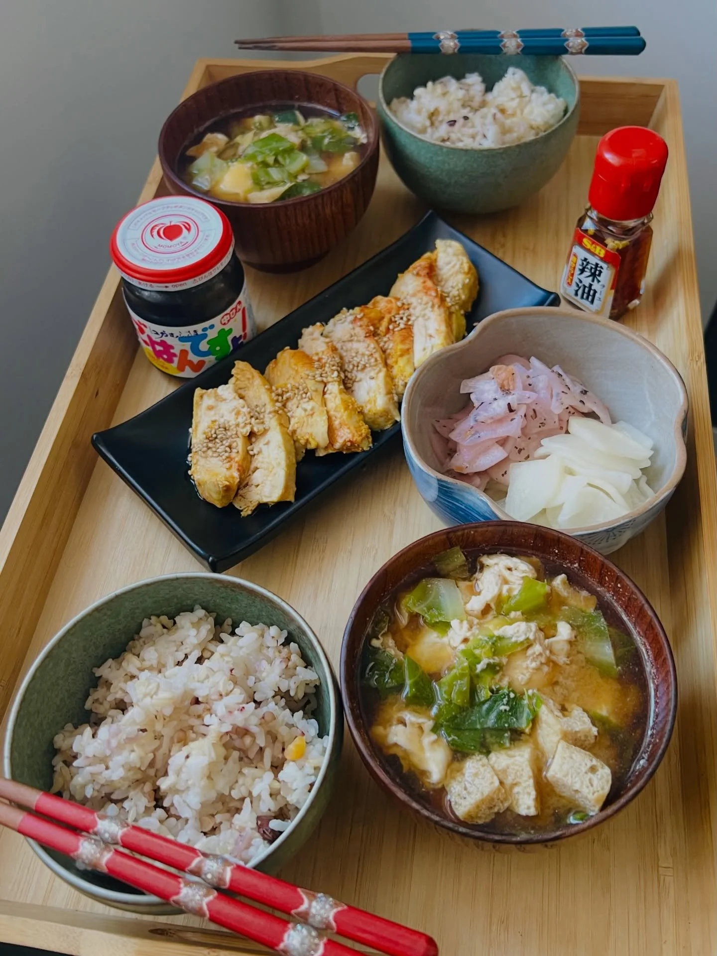 Japanese healthy and conforming brunch 🥢

&bull; Mixed grain steamed rice
&bull; Miso soup with vegetables, fried tofu &amp; egg
&bull; Pickled daikon radish salads
&bull; Spiced toriham (Japanese style chicken ham)

So nourishing, comforting, and f