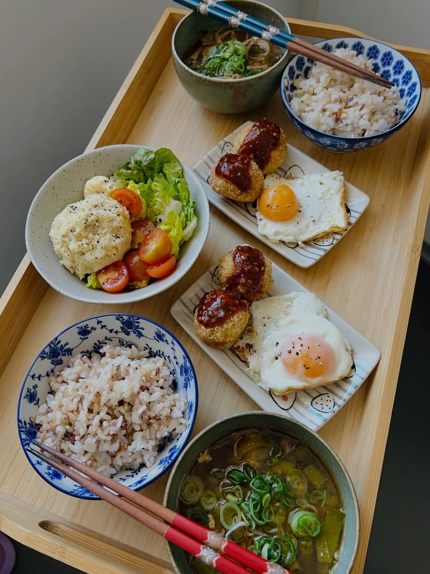 A cozy Japanese brunch from my kitchen today😋🥢✨

- mixed grain steamed rice 
- leftover veggie soup with tuna
- fried egg 
- Japanese potato salad with fresh veggies 
- Japanese crispy croquettes &ldquo;Korokke&rdquo; with homemade katsu sauce 

My