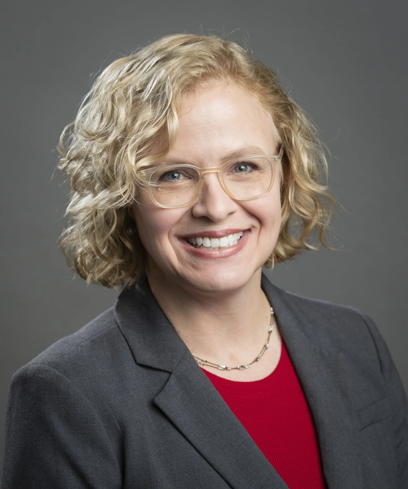 Dr. Cynthia Carlsson