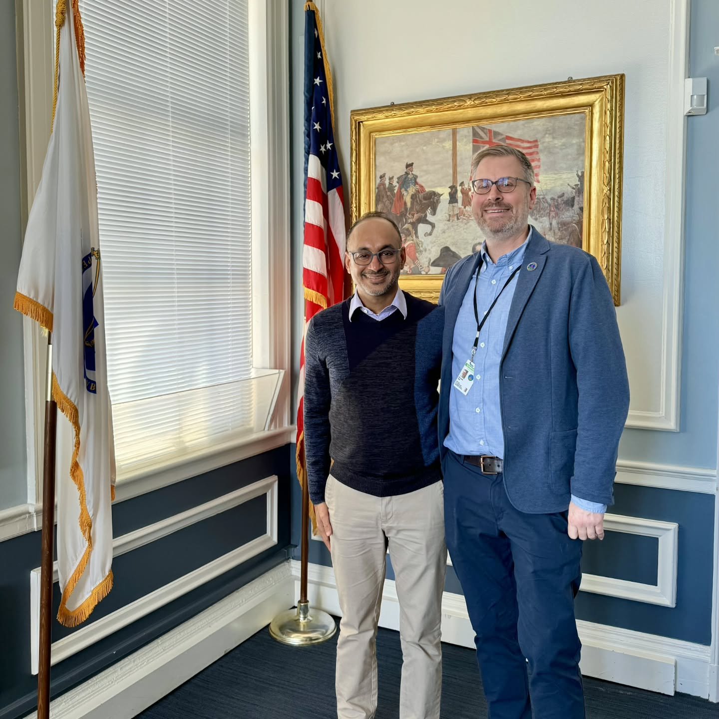 Our very own executive director @baidajit met with #cityofsomerville Mayor Jake Wilson today. Thanks for learning more about our mission, Mayor Wilson 💙

#cityofsomerville #somervillecity #mayorjakewilson #mentalhealth