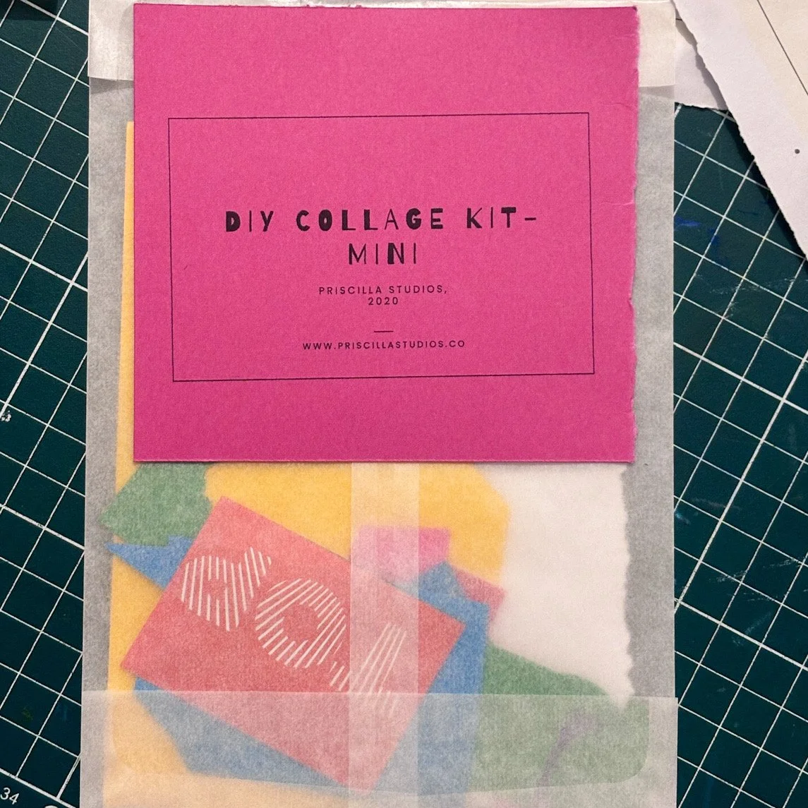 Collage abstrait en anglais destiné aux enfants et à leurs parents (en Duo)