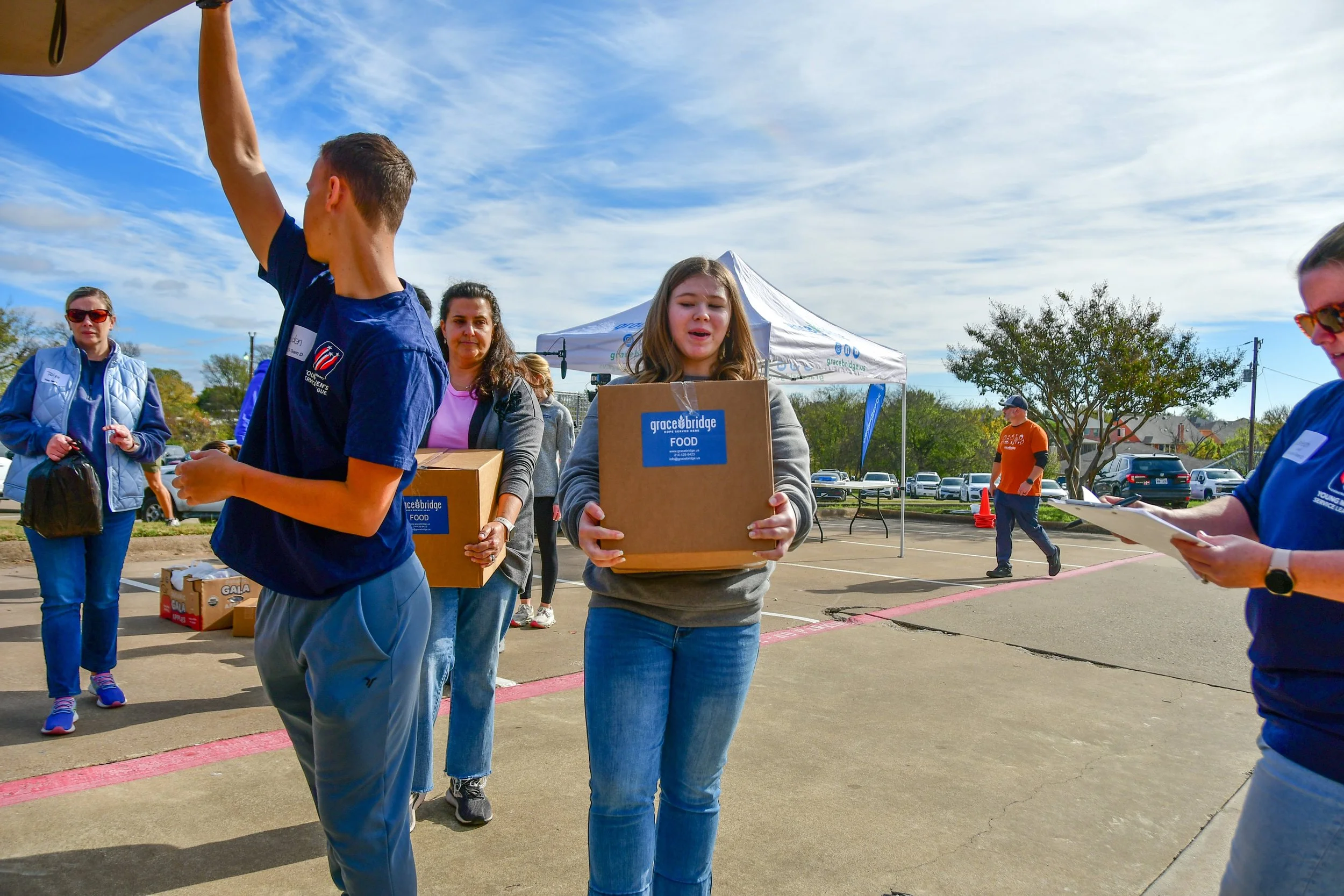 grace-bridge-food-distribution-112225_54939893727_o.jpeg