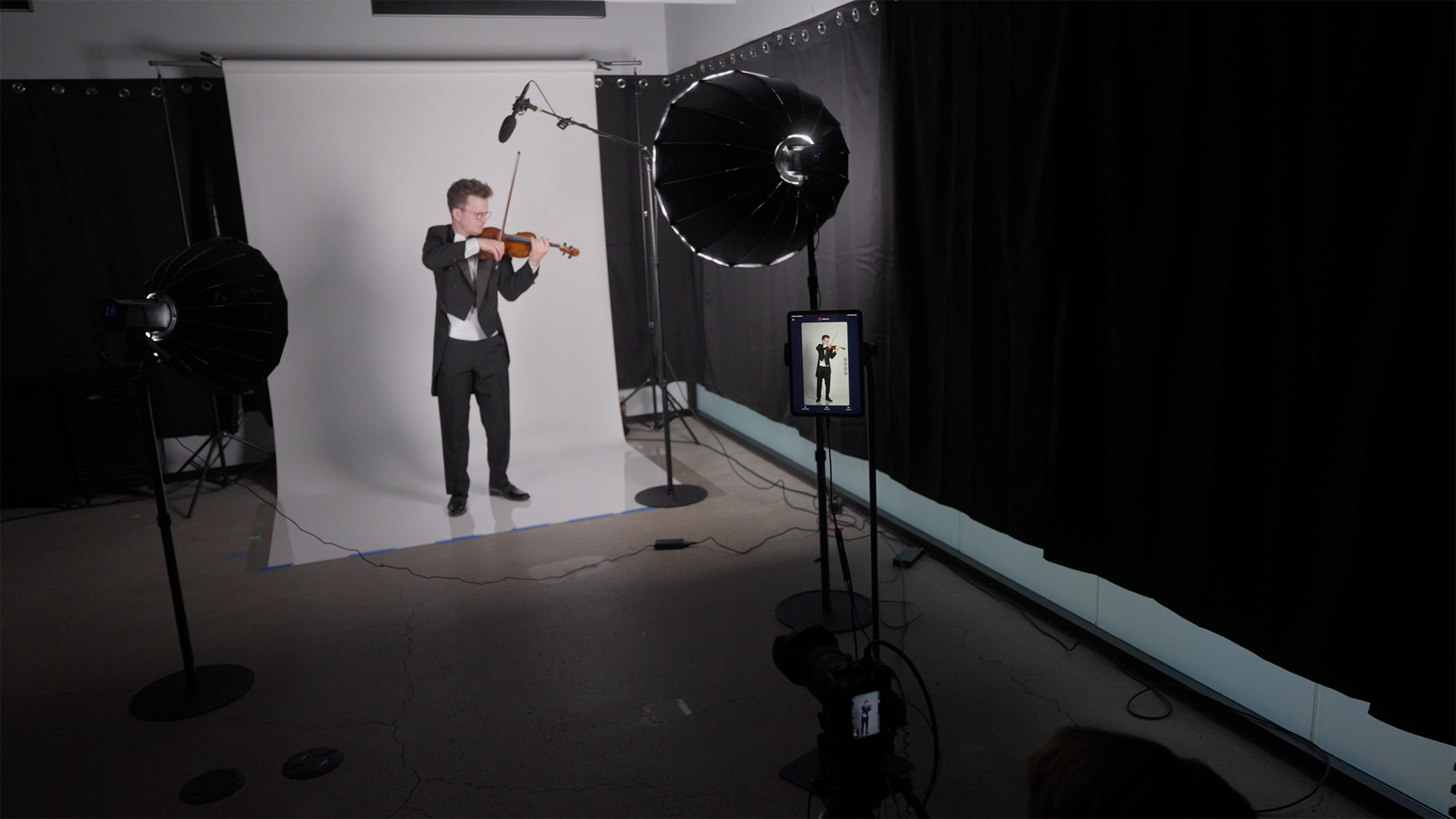 Dylan Naroff, Assistant Concertmaster of the Pittsburgh Symphony Orchestra, records a holographic performance at Joe Zeff Design studios in Downtown Pittsburgh.