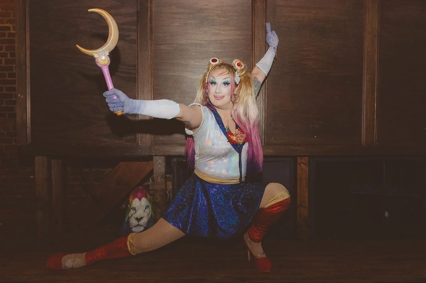 💖Gaylord Moon 🌙 
Pics by my love @spiffsphotos at the @bostongaymers Halloween party :3
Hair dyed by moi!
Sailor fit by @queenversula