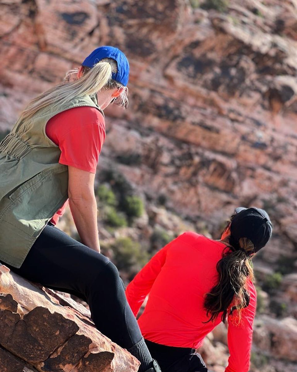 Turn your back in all the city noise and find space to connect within
#earthday #nature #humandesign