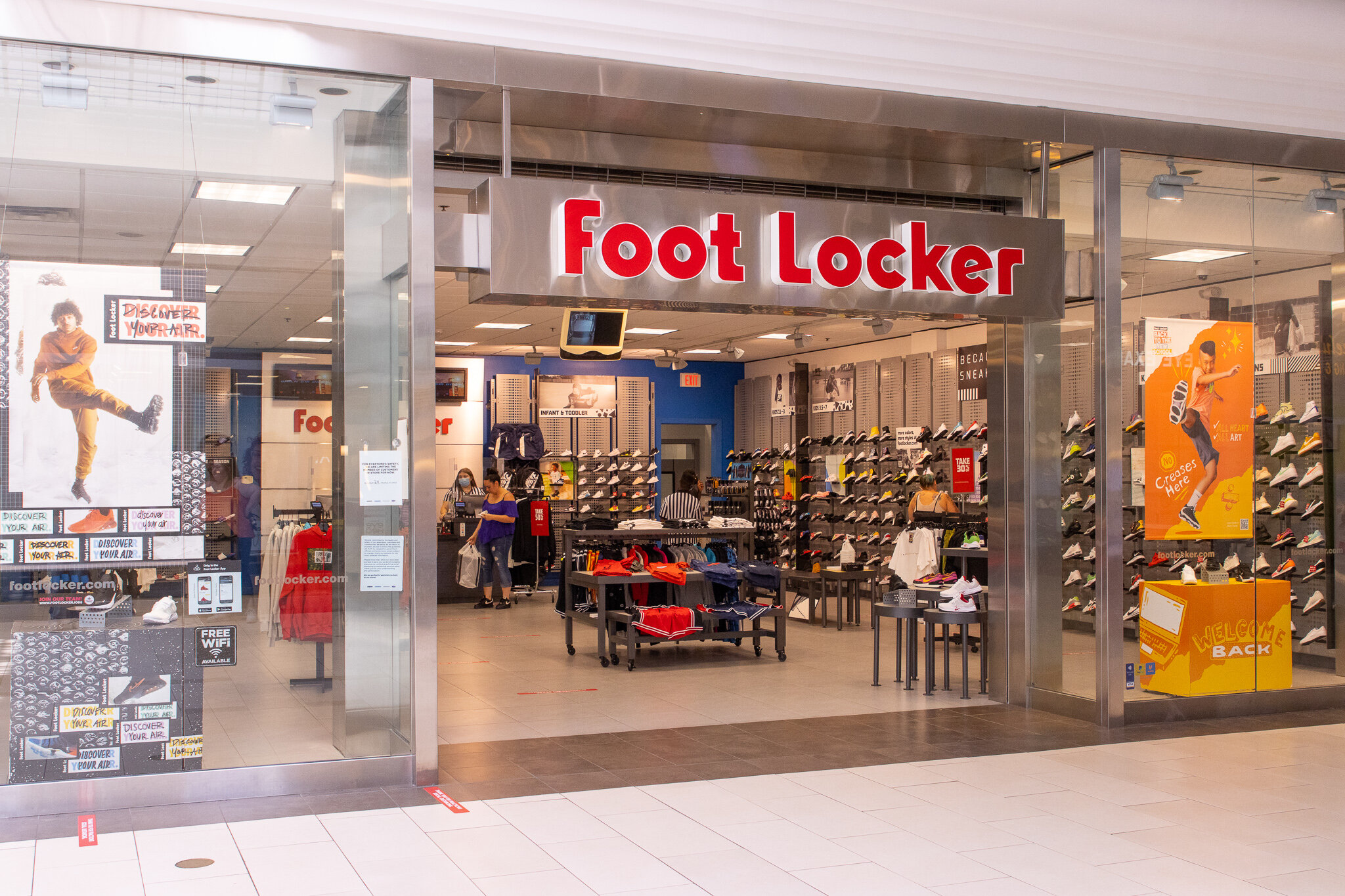 Foot Locker — Warwick Mall