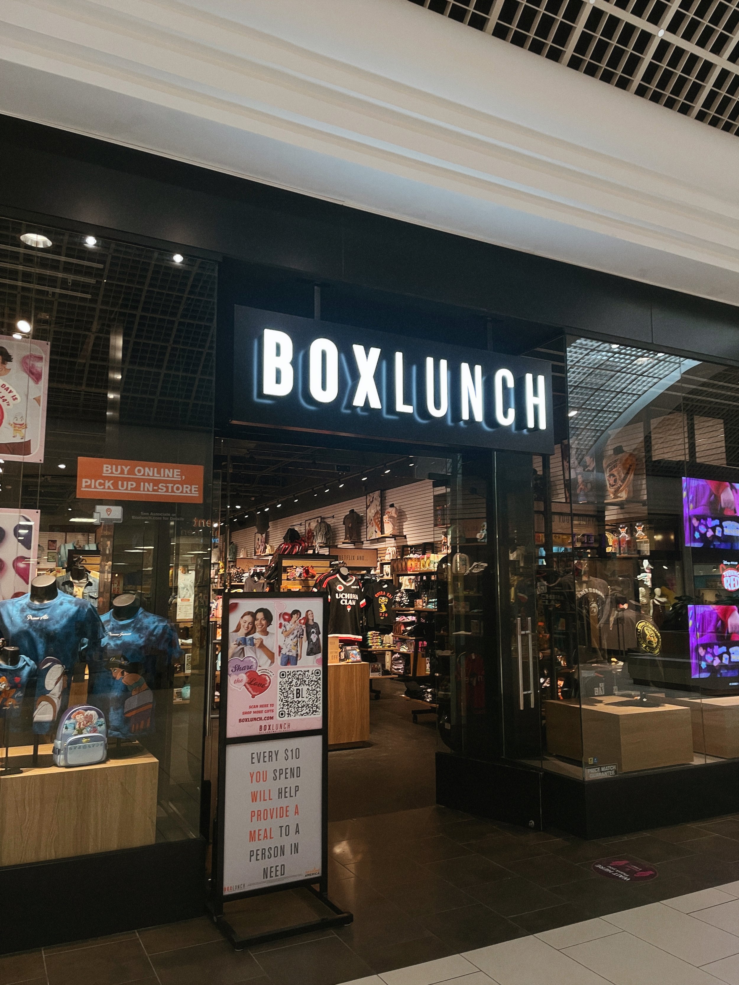 BoxLunch — Warwick Mall