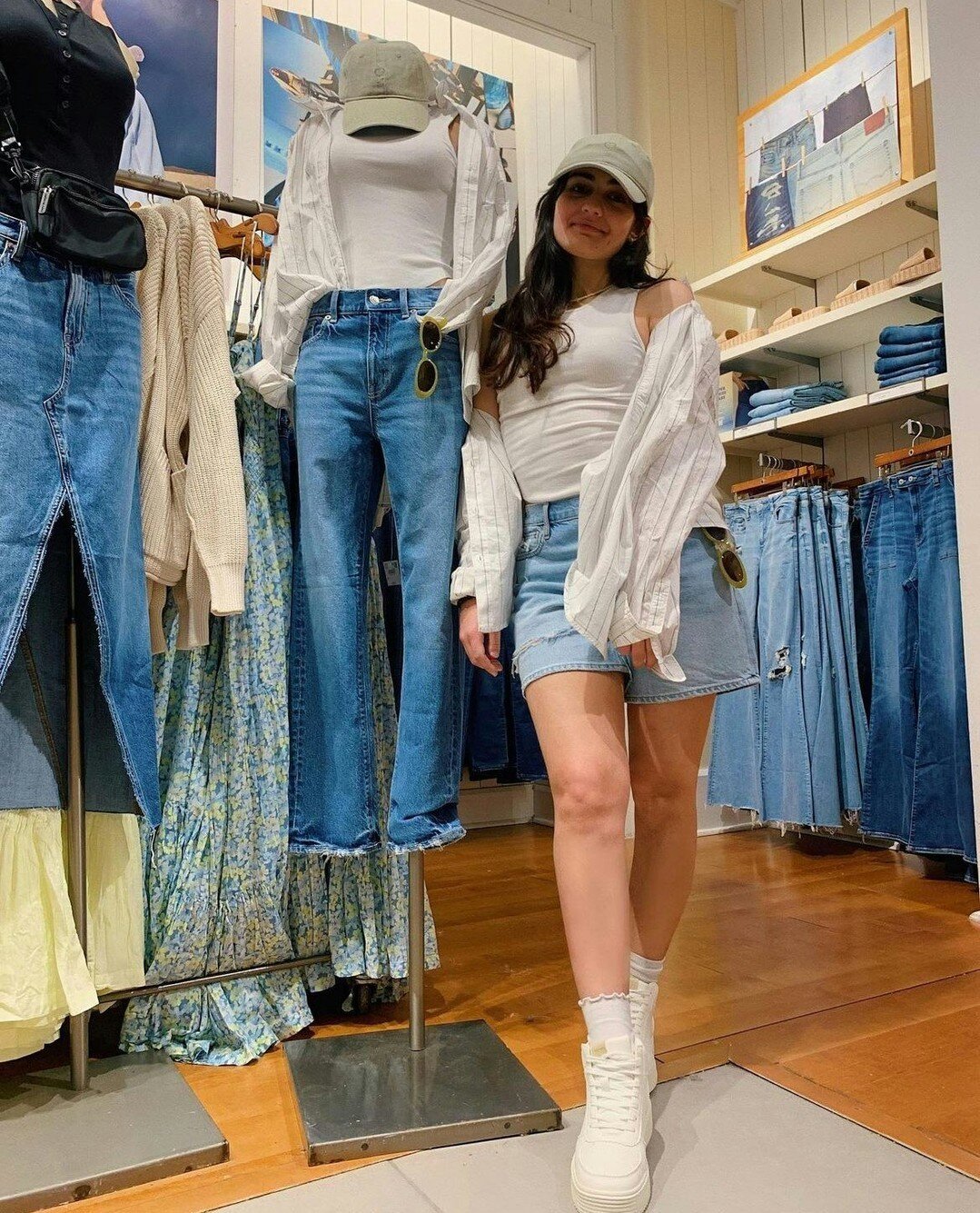 🌼 We are Spring-ing into style with @americaneagle ! 🌸

Don't miss out on their amazing sale &ndash; all jeans and shorts are buy one, get one 50% off! 👖 🩳 
Whether you're into classic denim or trendy shorts, they've got the perfect fits to refre