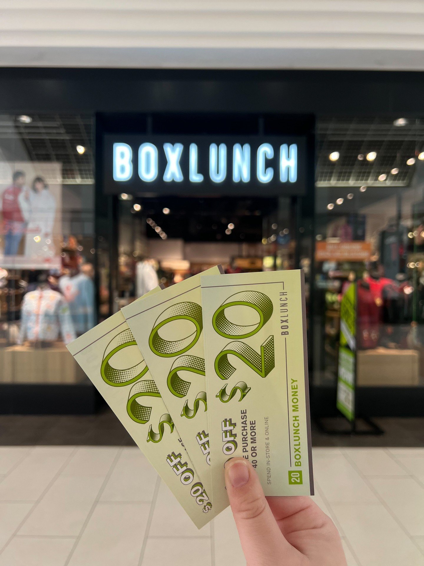 💸 It&rsquo;s time to cash in! @boxlunchgifts money redemption is happening now at Boxlunch Warwick Mall! 🤩 

Stop by in-store to use your lunch money on fan favorites and enjoy big savings. Don&rsquo;t wait, the last day to redeem is 1/18! 🛍️ 🏃&z