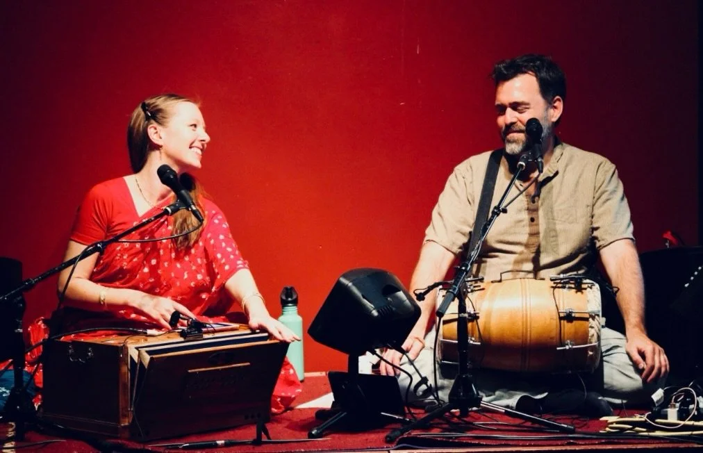 🎶 Kirtan with Guest Hosts: Prajna Vieira &amp; Mr David

Saturday January 31 from 7 - 9 pm

Mr David (David Estes) and Prajna Brianna Vieira and each bring together 25+ years of Hindu devotional chanting practice and experience with professional mus