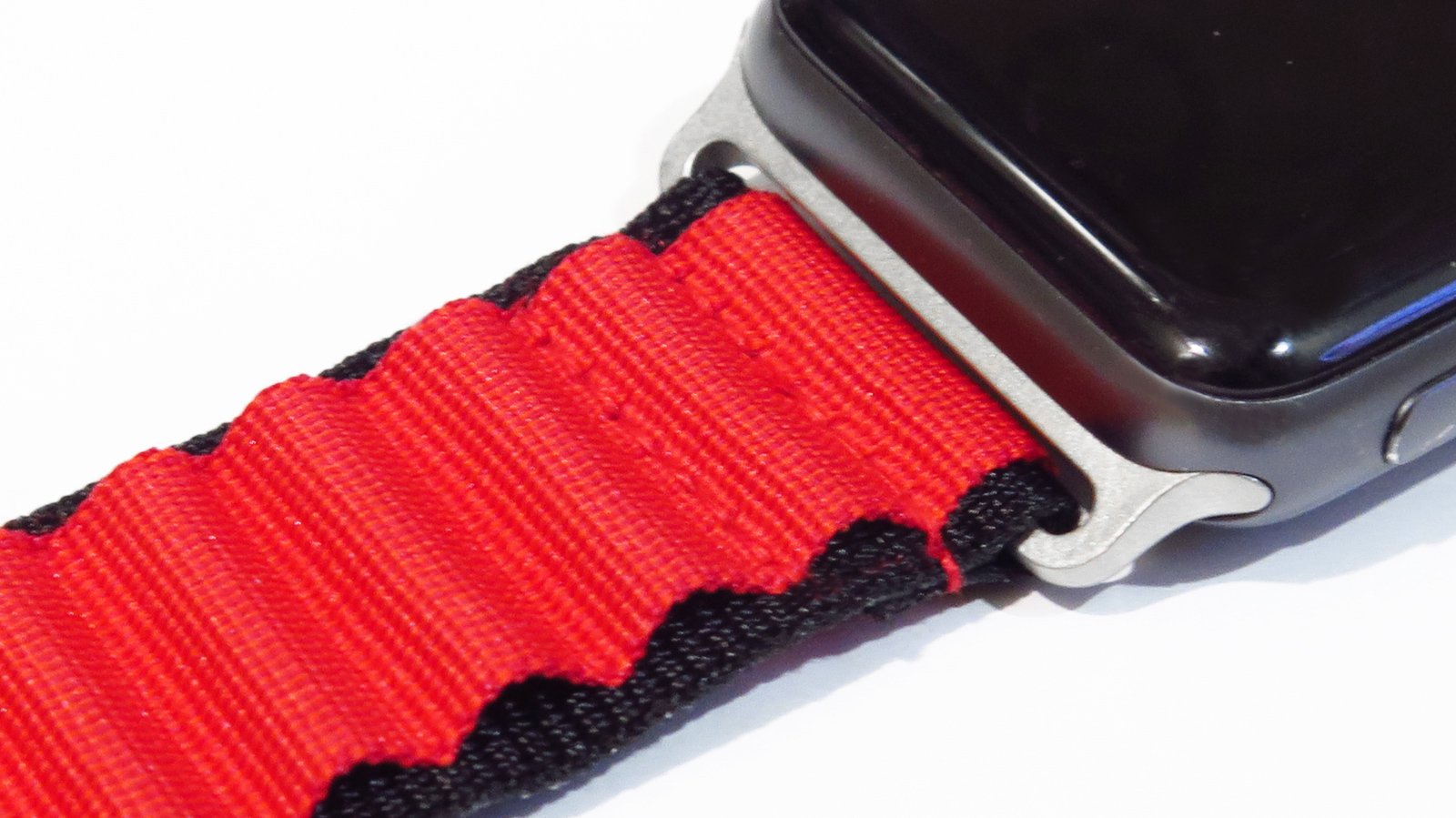 absolute-magic.com - Soft and Comfortable "Contrasting Red/Black" Alpine Loop Nylon Weaved Watchstrap to Fit 44mm, 45mm & 49mm Apple Watches (Easily Fir all Wrist Size)
