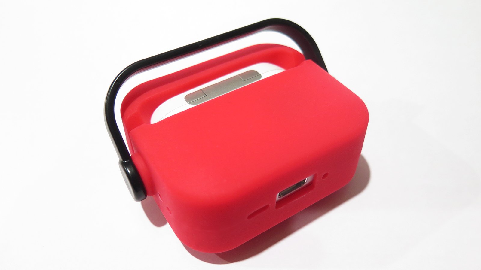 absolute-magic.com - Novelty Retro Styled "AM/FM Radio" AirPod Cases (to Fit the Brand New AirPod 4, 4th Generation) with Hand Strap *Available in 3 Colours (Pink, Red or Yellow)