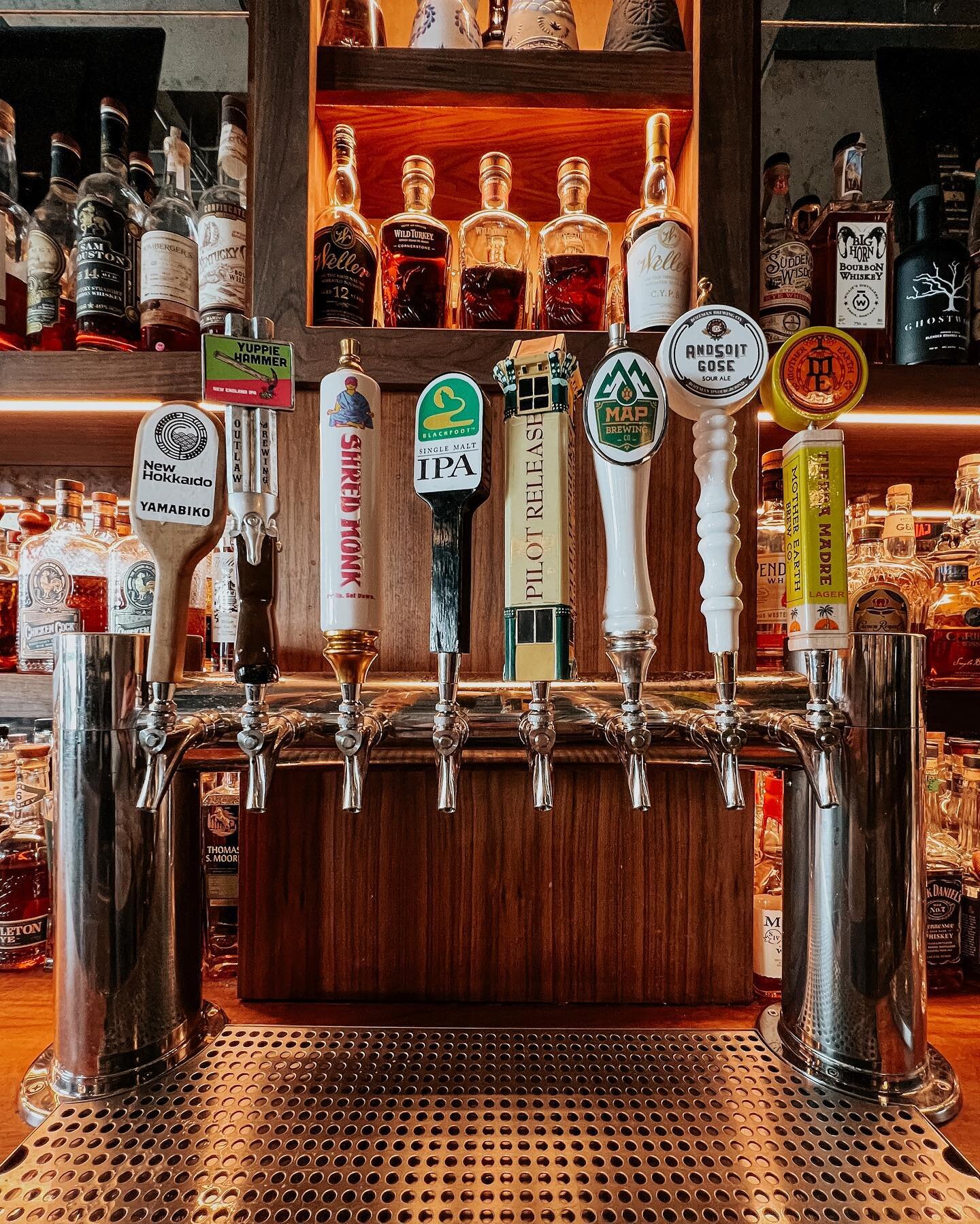 Happy Friday, Bozeman! Stop in for a pint or PITCHER of your favorite draft beer! Bar opens at 12pm everyday! Current drafts &mdash; What&rsquo;re you drinking? 🍺 

@newhokkaidobevco Yamabiko Rice Lager 
@outlawbrewing_beer Yuppie Hammer
@shredmonkb