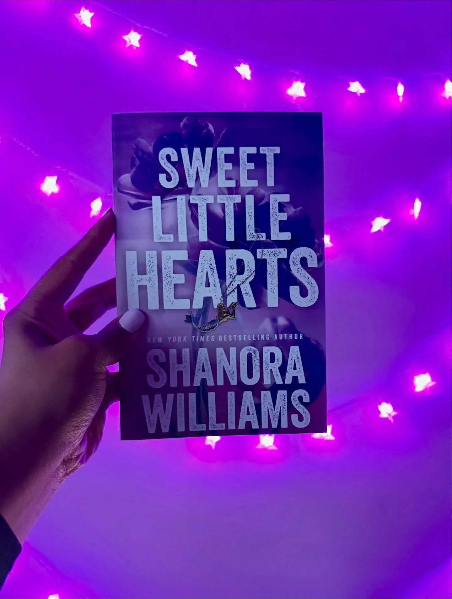 Happy New Year! 🎉🥳

Thank y&rsquo;all so much for an amazing 2025! I feel beyond grateful for all your kind messages, tags, &amp; any and all support you give. Can&rsquo;t wait to see what 2026 has to offer us! 

Who&rsquo;s spending their first da