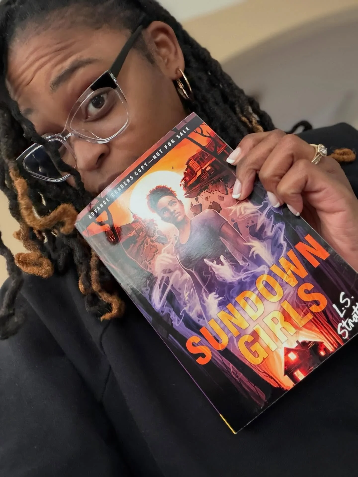 There&rsquo;s a new YA thriller/horror novel coming out by the marvelous @shellystrattonbooks and it sounds SO GOOD!!! 🙌🏾

Quick description:
In the tradition of Jordan Peele and Tiffany Jackson&rsquo;s The Weight of Blood, a YA thriller about a Bl