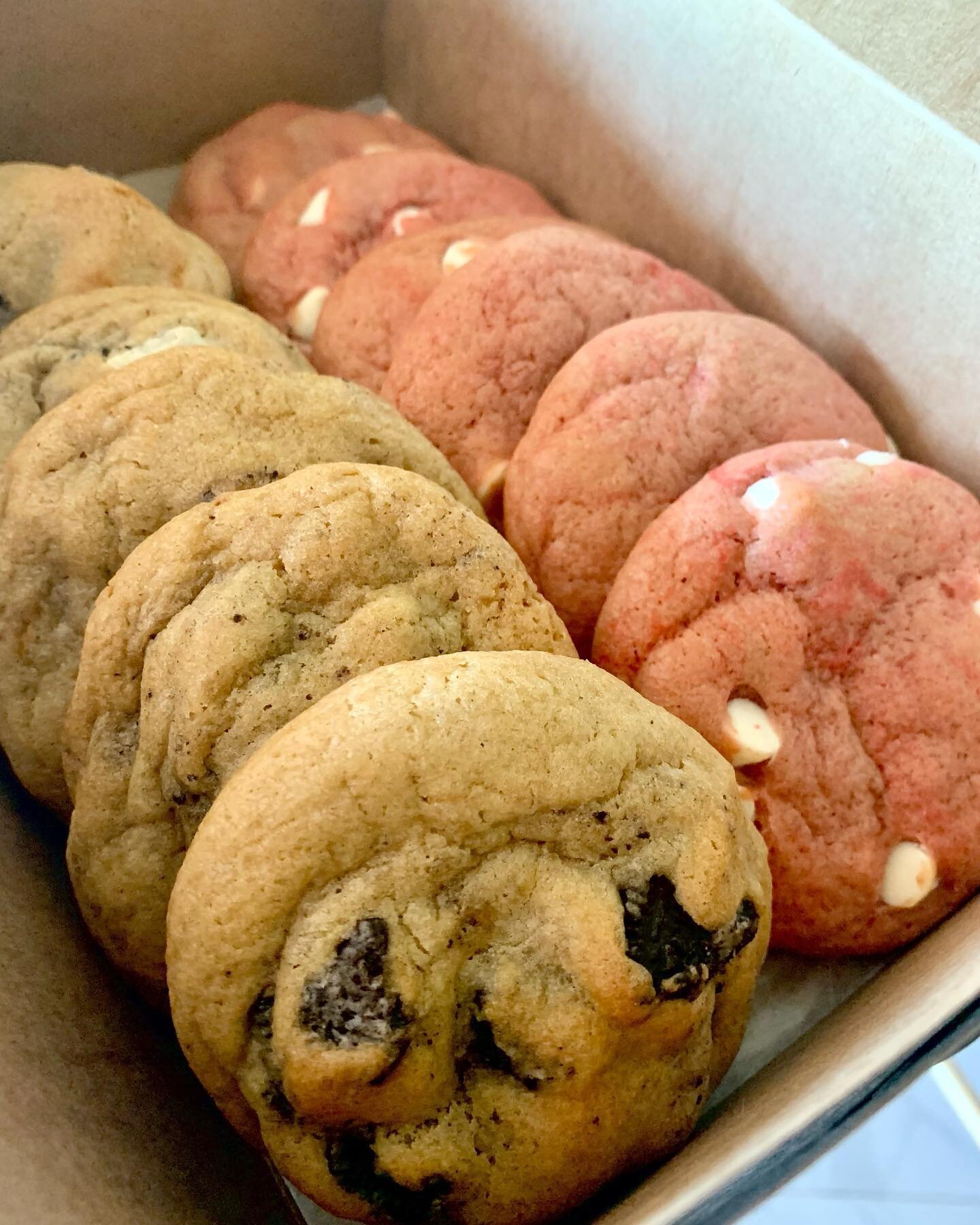 🍪🍪🍪

#cookiesofinstagram  #homebakery #strawberrycookie #crumblcookies #oreo #cookiesandcream #hawaii #supportlocal #supportsmallbusiness
