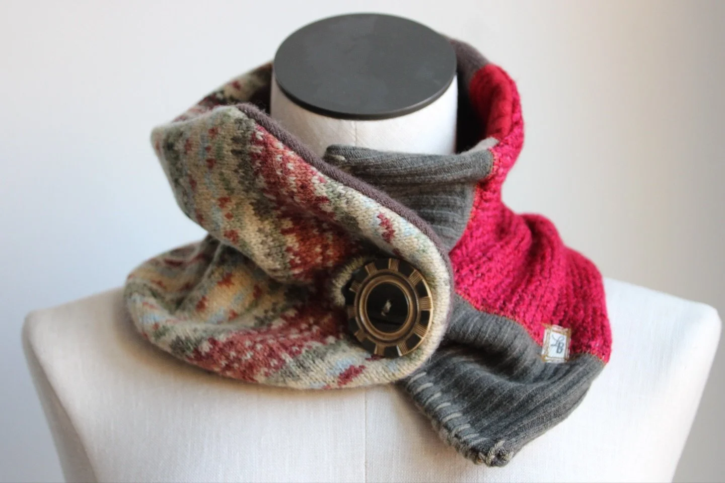 🍒&hearts;️🌹💋🎈‼️💃🏾🍓💄🍎🚗🐙☎️🍉🧣🎸
RED sweaters, RED Cozies! #red #tistheseason #bundleup