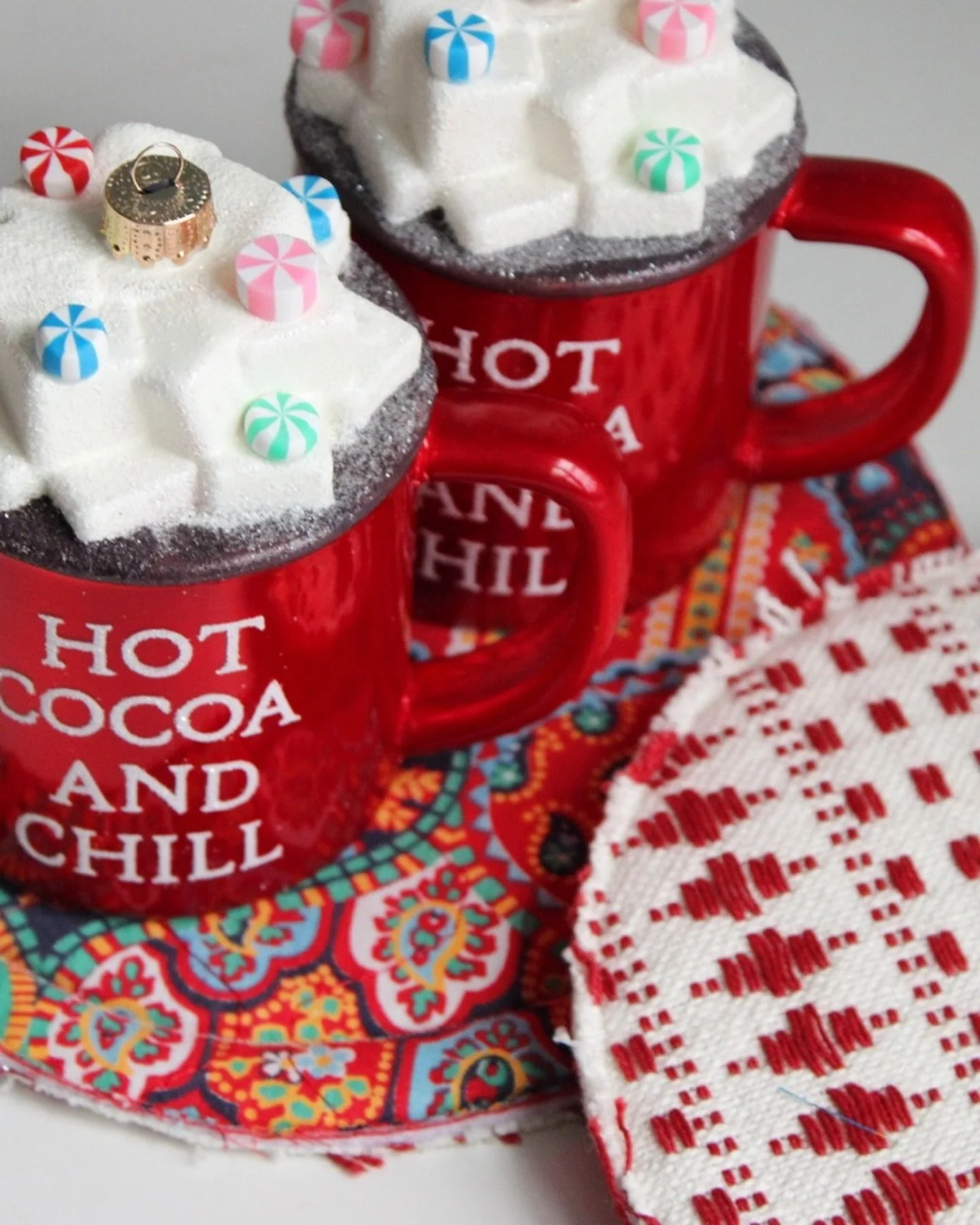 ☕️✨ Wednesday Giveaway! ✨

Let&rsquo;s have some midweek fun!
The first two people who tag a friend with a little personal note inviting them to follow @lilybunkdesign &mdash; and they do &mdash; will receive a FREE festive holiday ornament plus a co