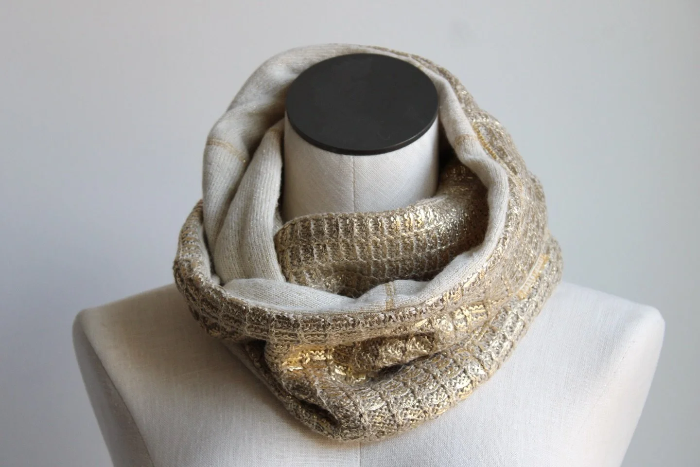 Just because Christmas and Hanukkah have come and gone doesn&rsquo;t mean the season of giving is over ✨ With plenty of chilly days and cozy nights still ahead ❄️🧣, now feels like the perfect time to bundle up.

These are the INFINITY SCARVES as par