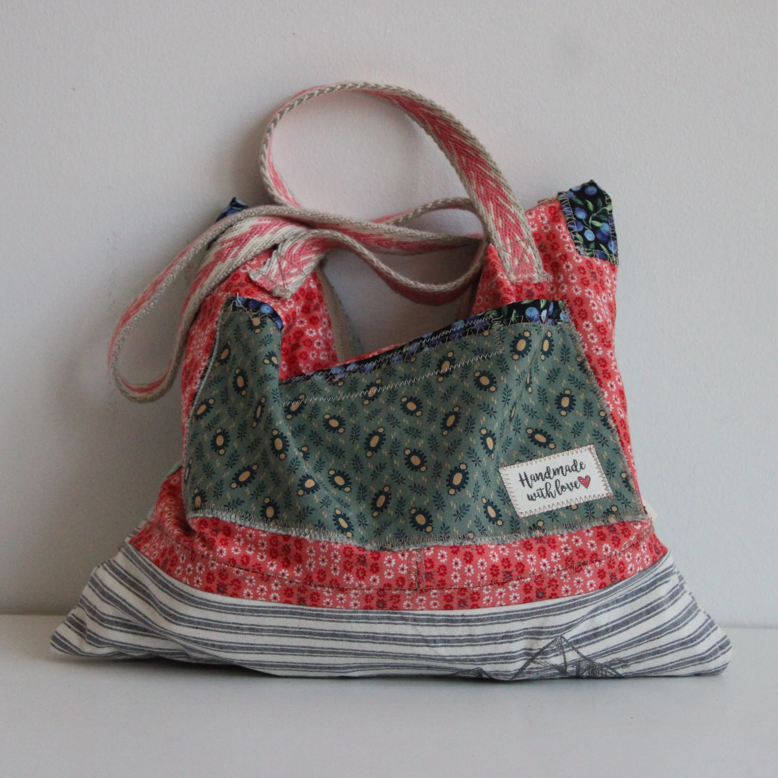 🧸🌸 One of our dear friends gifted Hazel these beautiful wooden blocks (I mean&hellip; the colors 🥹💛), and I couldn&rsquo;t help myself, I made them a little bag from a handful of scrap textiles laying around the studio. Now I think I may need to 