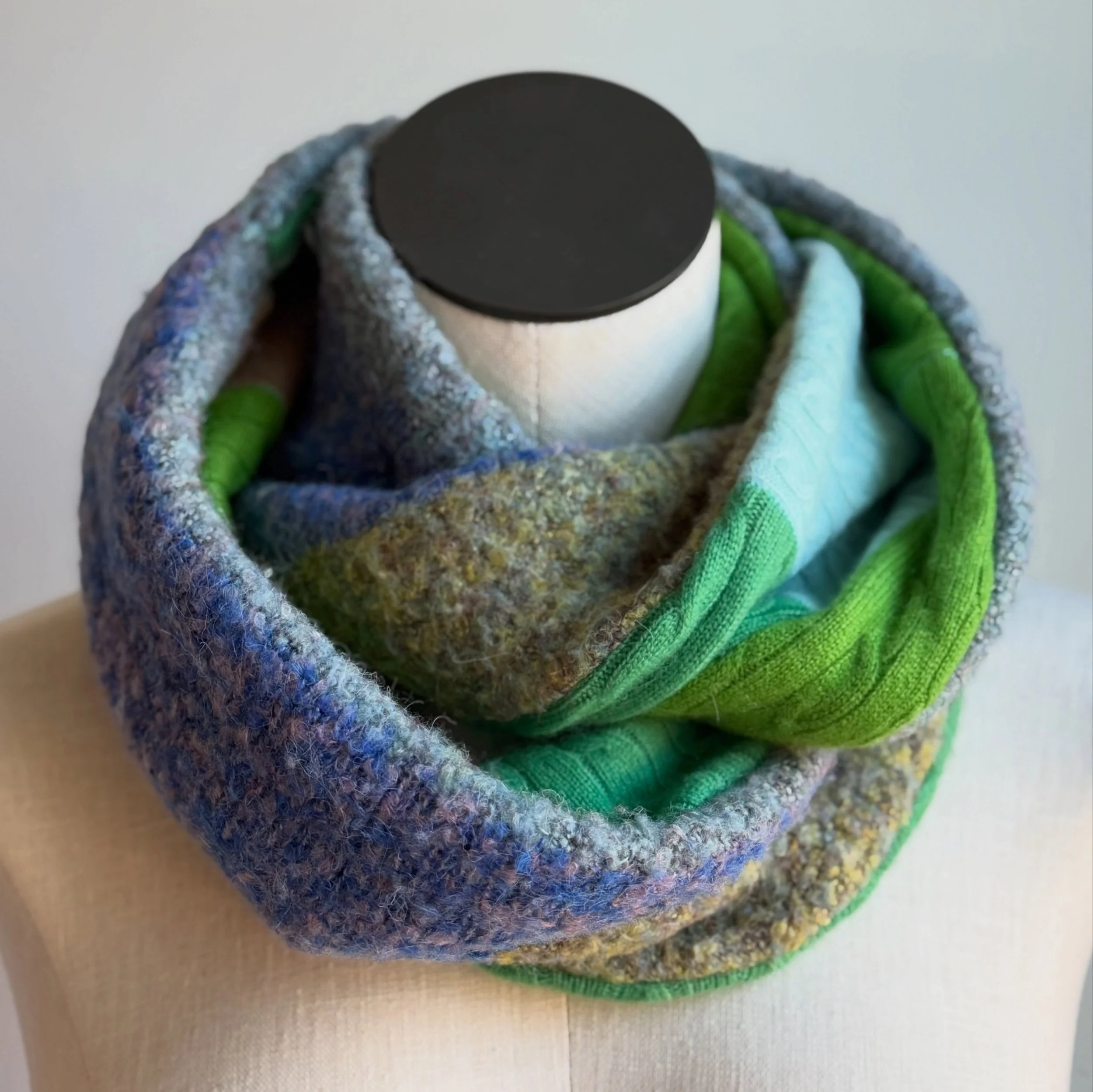 How delicious are these colors?! 🌊✨ An infinity scarf with a little ocean woven in. I can almost feel the salt air just looking at it.

Sound on for a little escape&hellip; 🐚🏝️

#InfinityScarf #OceanInspired #CoastalColors #WearableArt #ColorLove