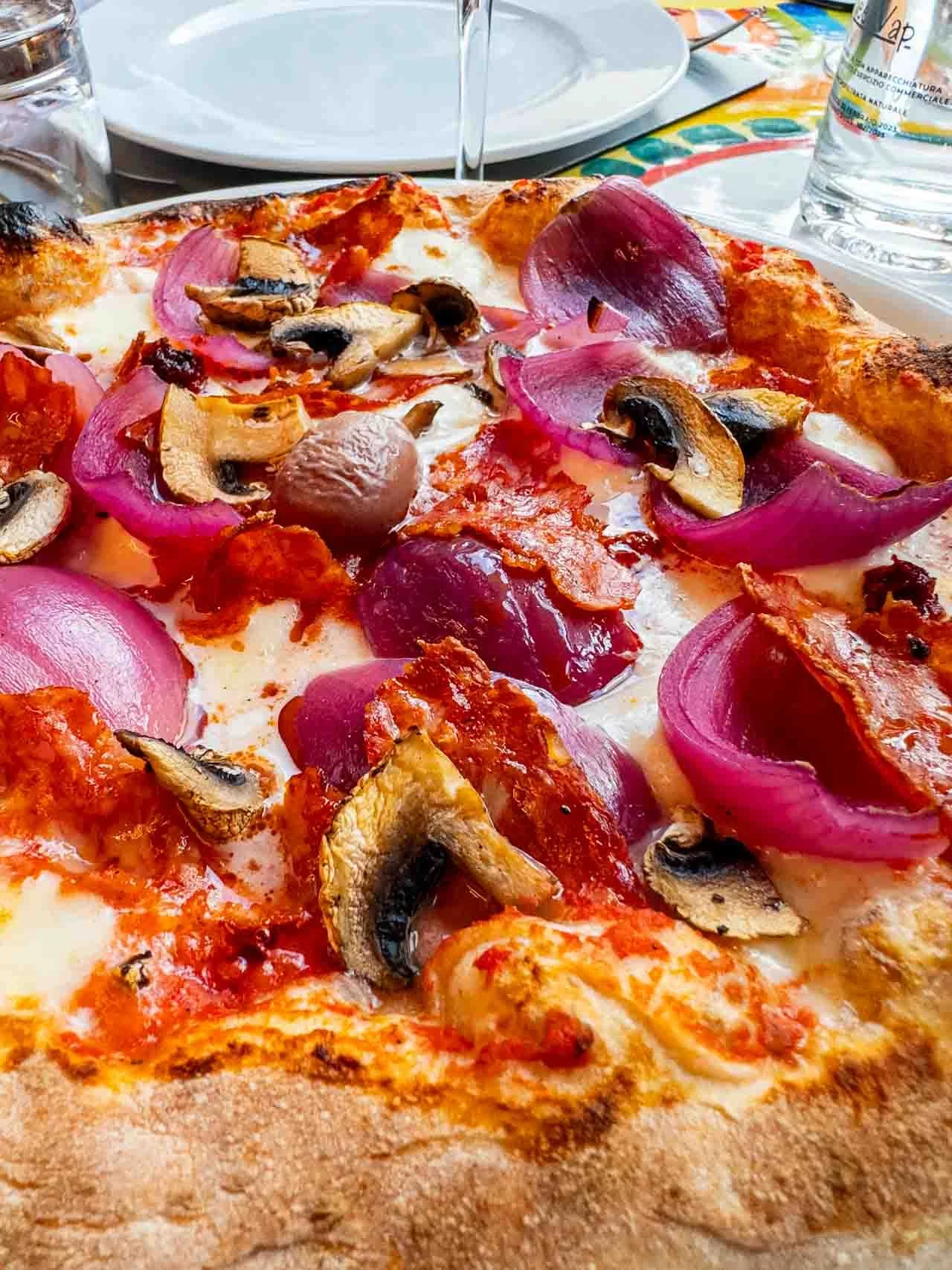 Pizza in Taormina
