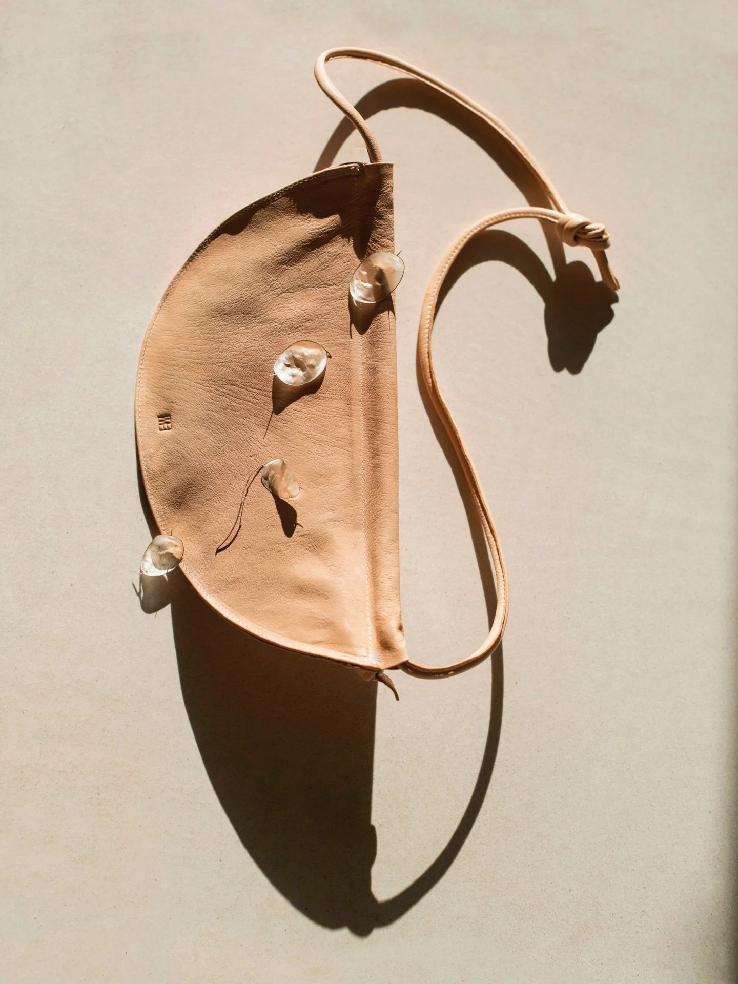 Flowers teach us impermanence. Leather teaches us time. One blooms, one endures and both ask us to notice beauty in becoming. 

Our MARAI x ORO Pop up is in full bloom. Stop by if you are in Zurich. 🤍

Opening times: 13.01.26 - 18.01.26 
Tue-Sat: 11