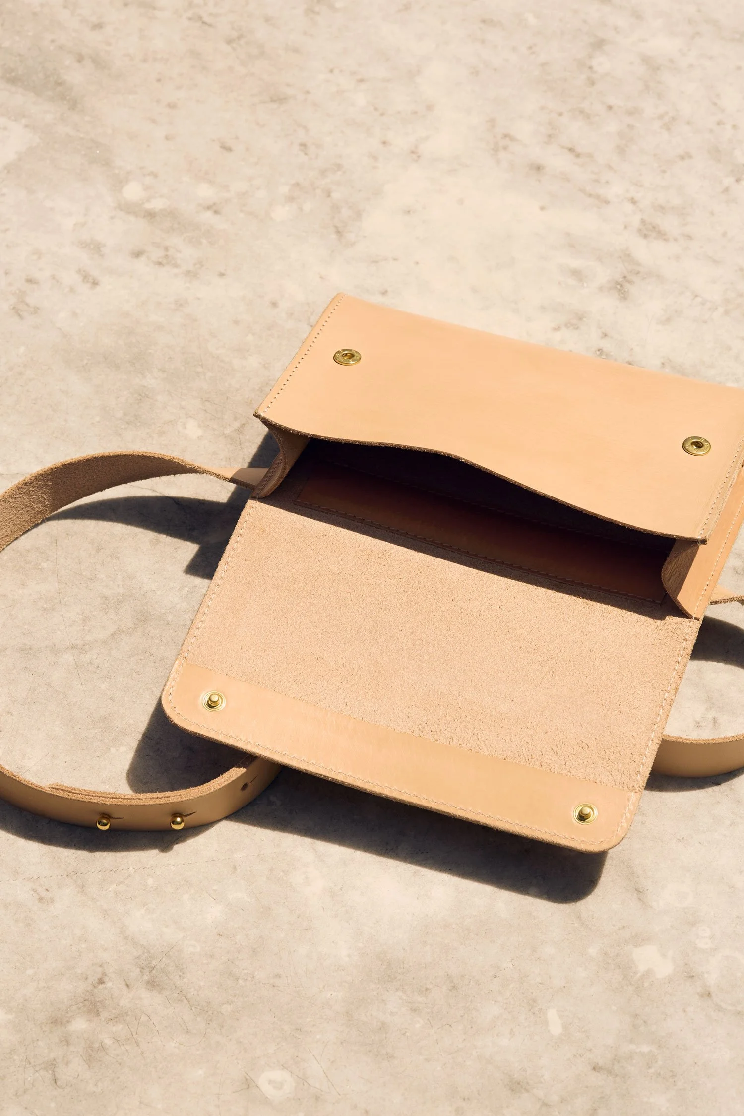 Leder Bauchtasche Herren.jpg