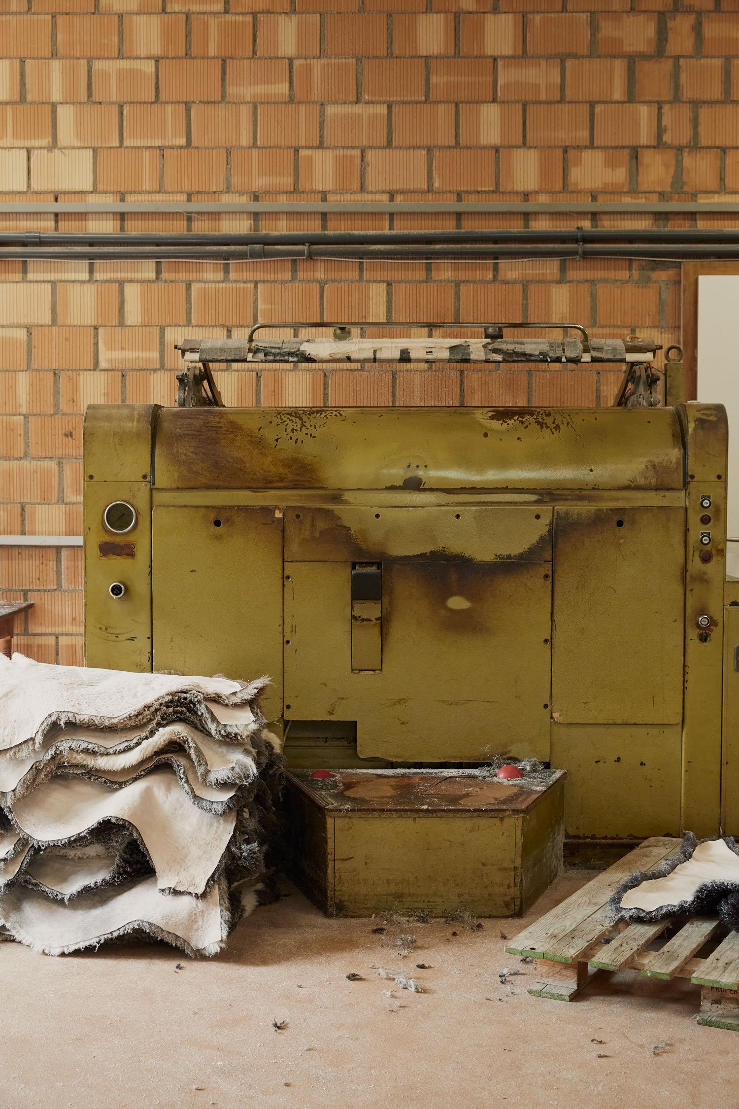 Buy Swiss Sheepskins | Vegetable-Tanned Lambskins | Neuenschwander Tannery