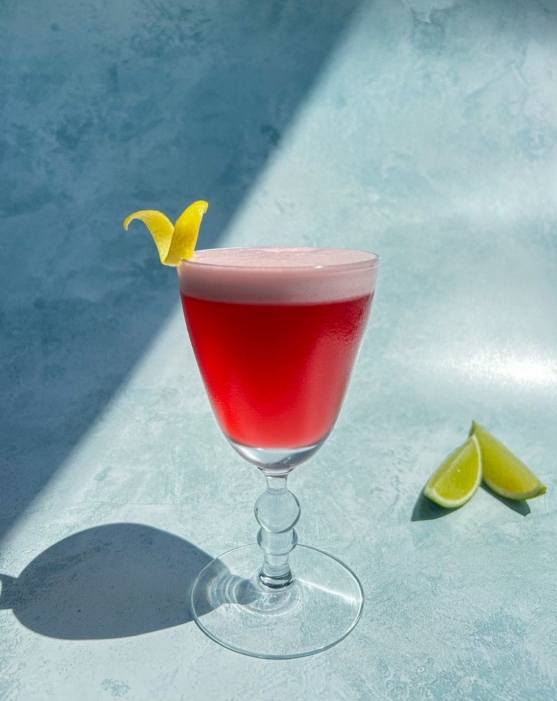 How to Make a Clover Club Cocktail: Classic Recipe &amp; Expert Tips