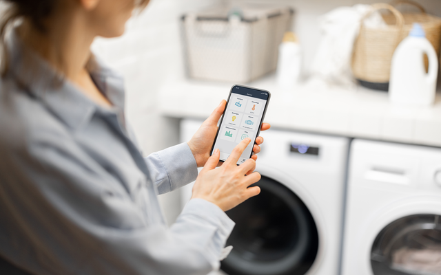 Easy, the smart plug that tracks your consumption