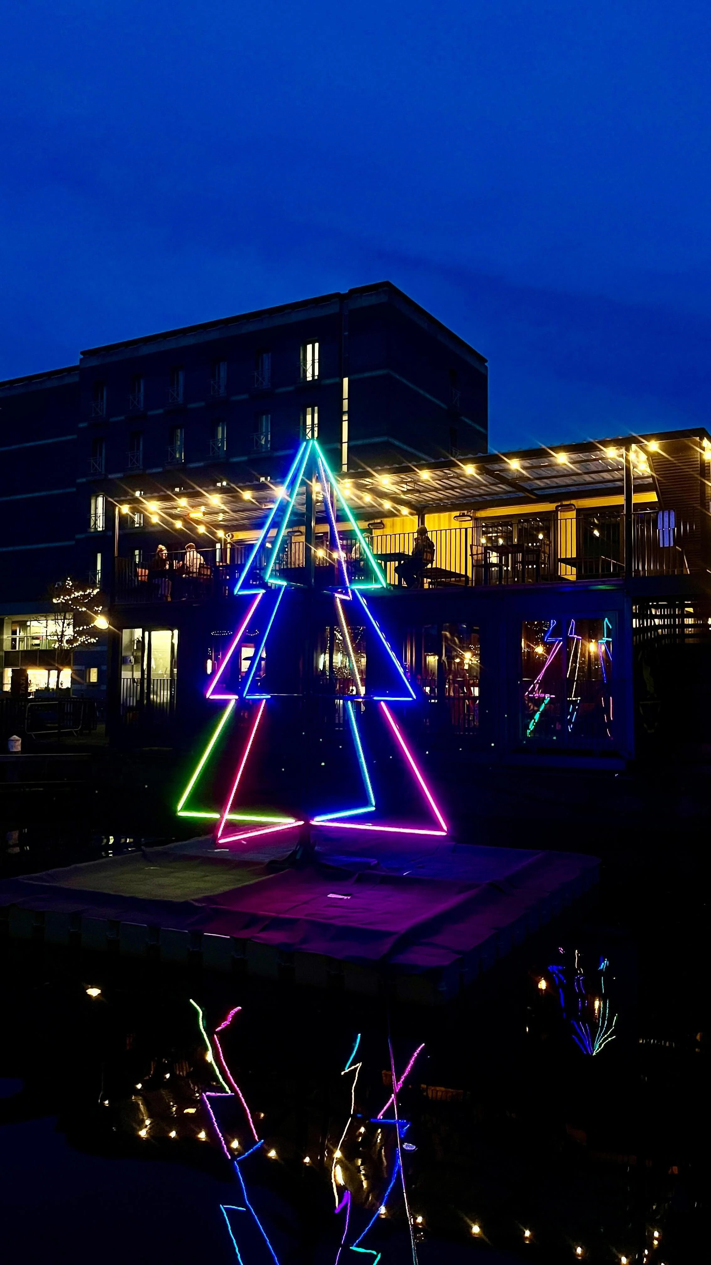 Canary Bar Bar & Kitchen, Nested in Leeds Dock
