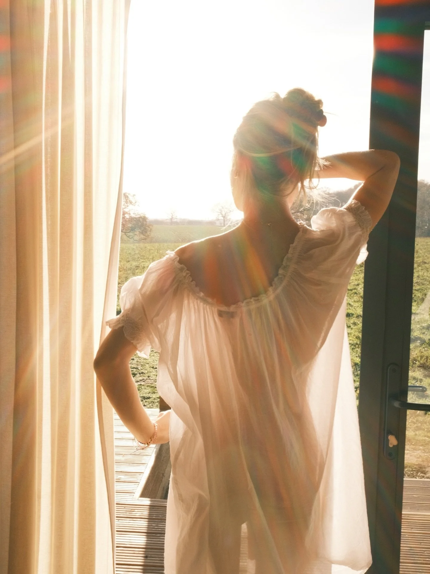 Embracing the light of a new year, to reveal that which is already in you. Ready to be seen and met in the world as you are - no set resolutions, just hints to that which you are growing in to. Forever becoming. 🌞✨ Had the incredible pleasure of ret