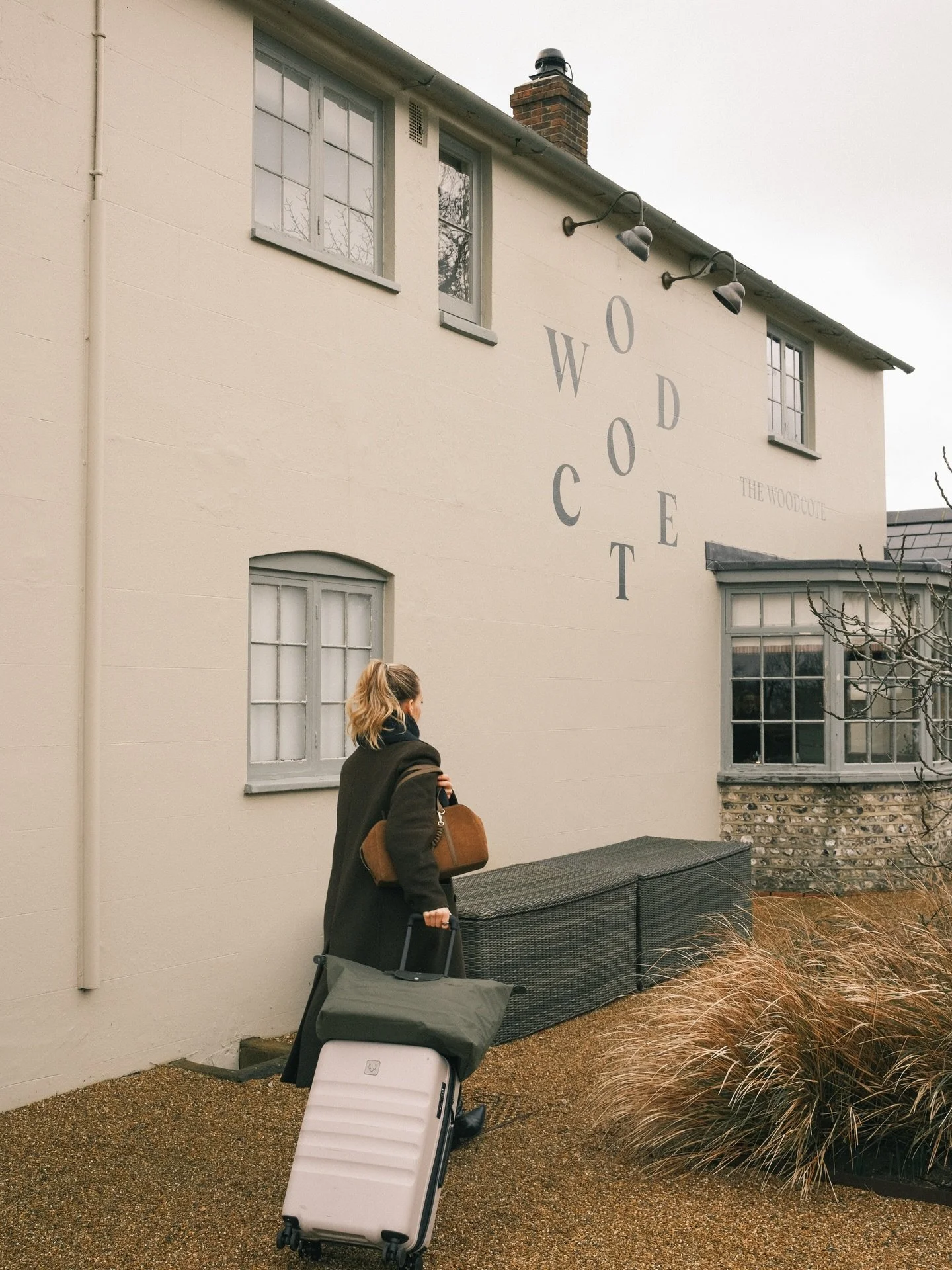 Some places are truly outstanding, and now if you&rsquo;re in need of a weekend getaway, I cannot recommend @the_woodcotegraffham enough. A haven of its own calibre in Sussex, and I don&rsquo;t say that lightly. We&rsquo;ve just come back from a litt