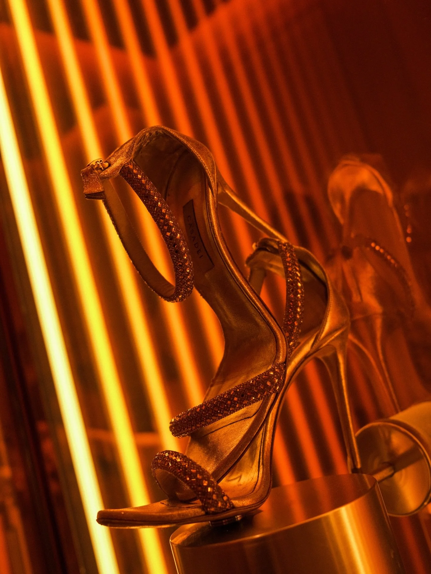 Shoes, shoes, shoes 👠✨ and not just any, @casadeiofficial - queen of the perfect heels @_ariannacasadei_ was in town, which we celebrated with catch ups over some impressive @cedricgrolet cake creations (even had a little go myself which you can see