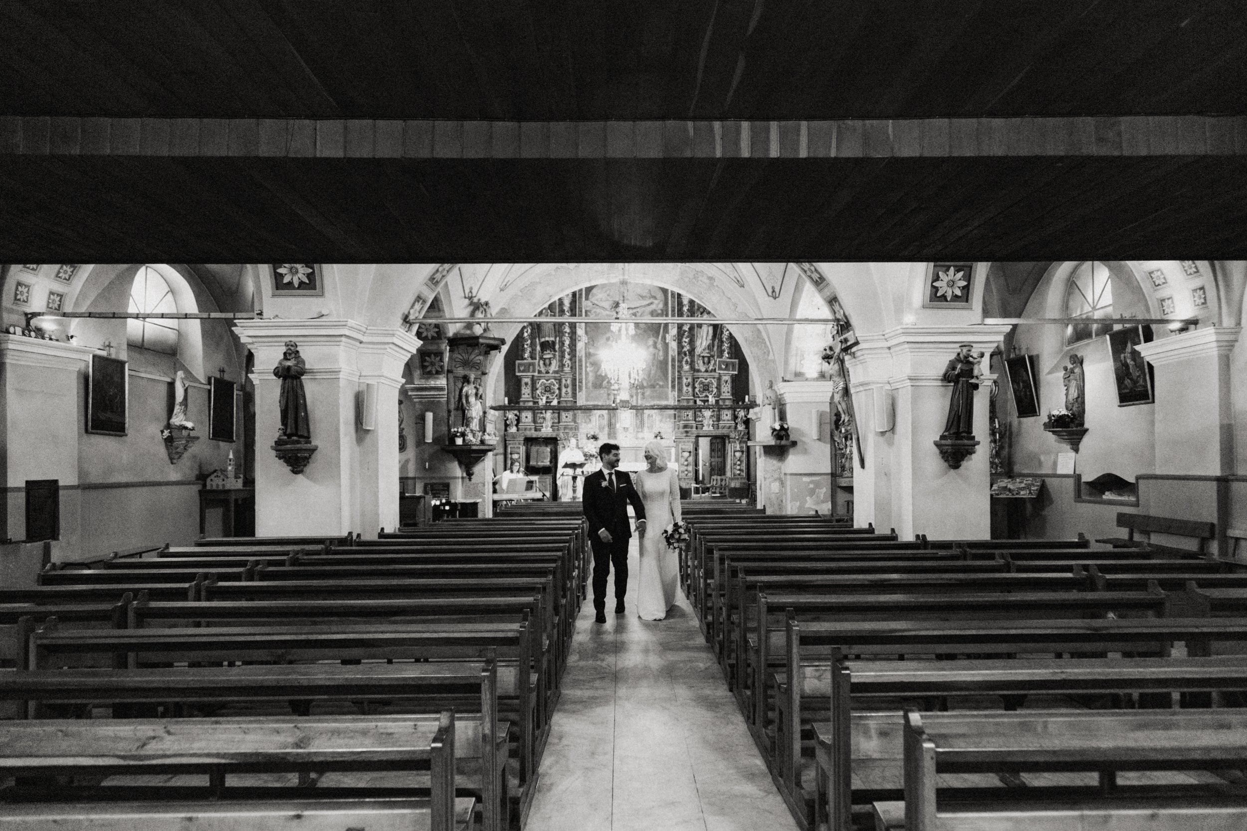 Couple à la sortie de l'église