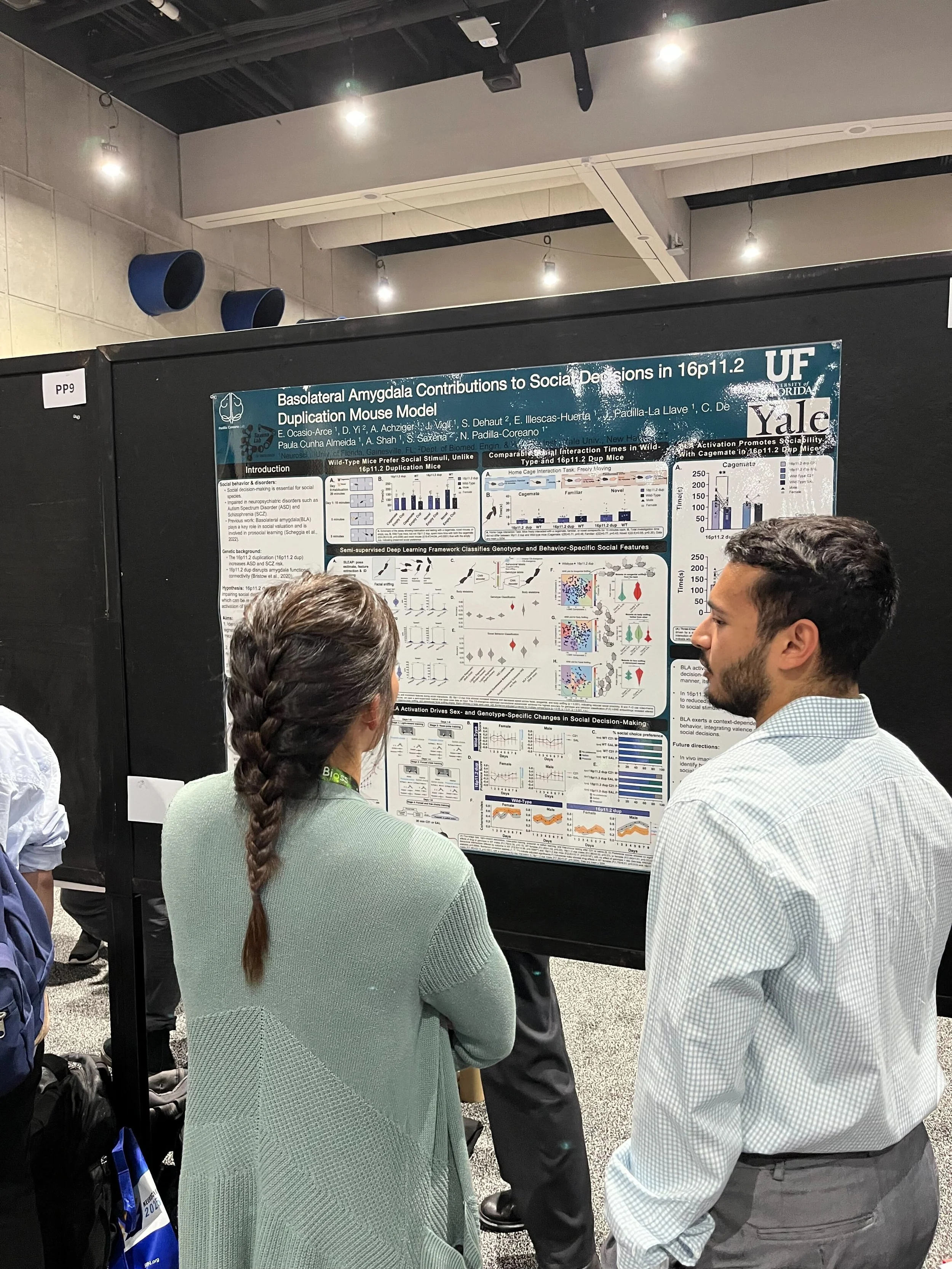 Edgar giving his poster presentation on Basolateral Amygdala contributions to social decisions in a mouse model
