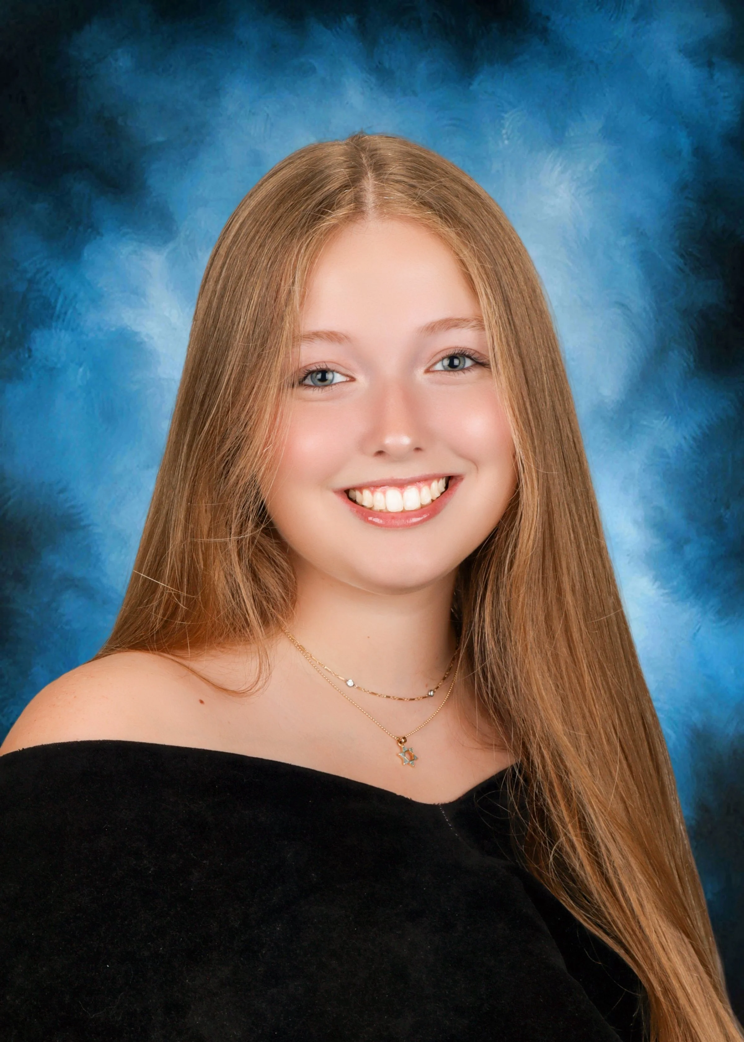 Hannah Birke headshot