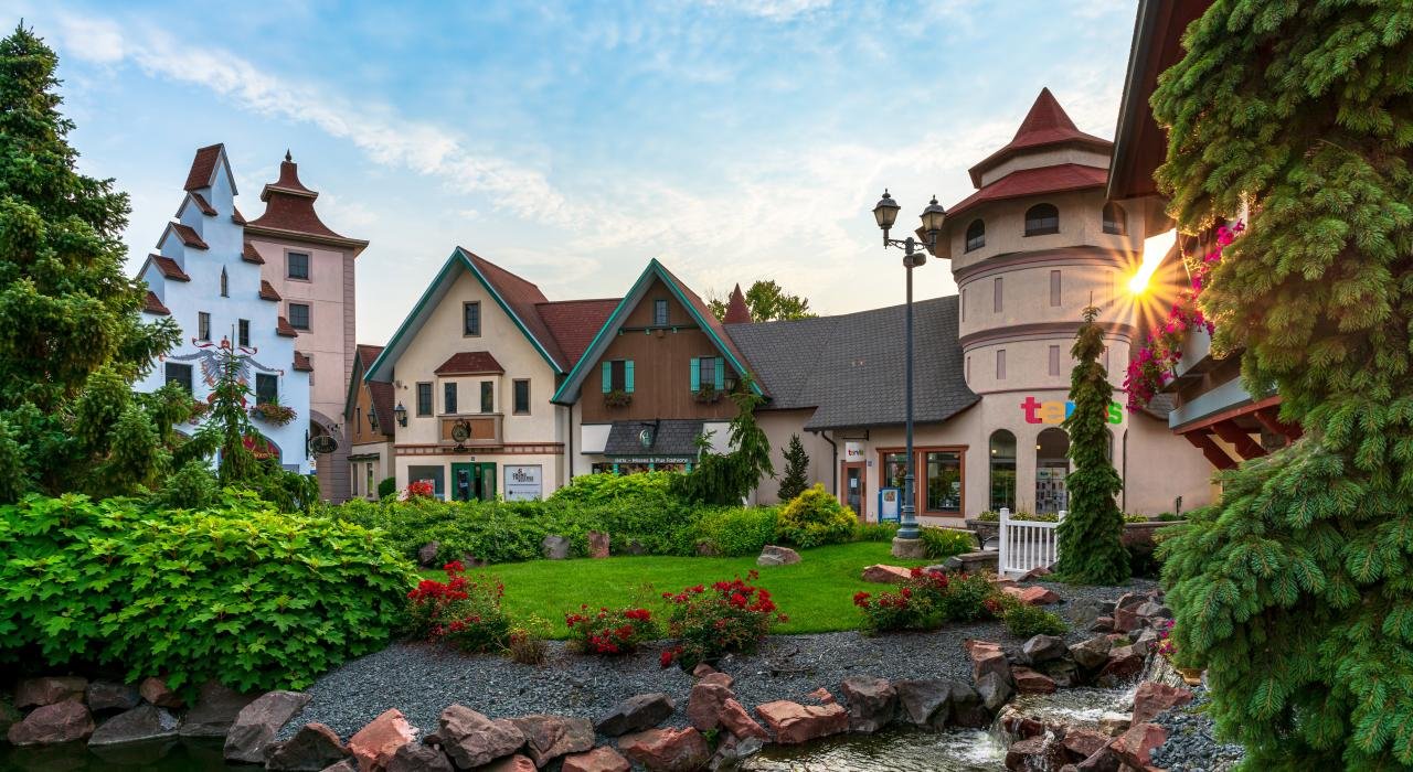 Zehnder's Luncheon Show