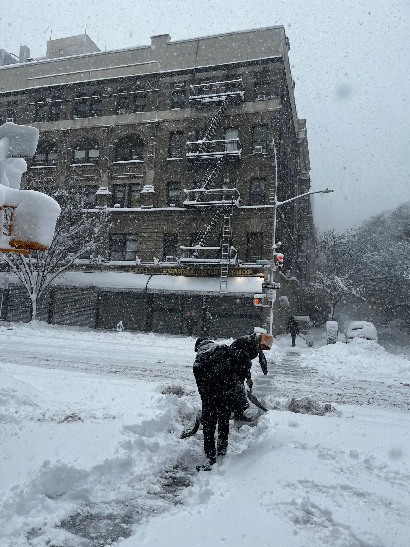 Our sanitation team is hard at work clearing snow today! Stay warm everyone ❄

#upperwestside #uws #nyc #cabidnyc #columbusamsterdambid