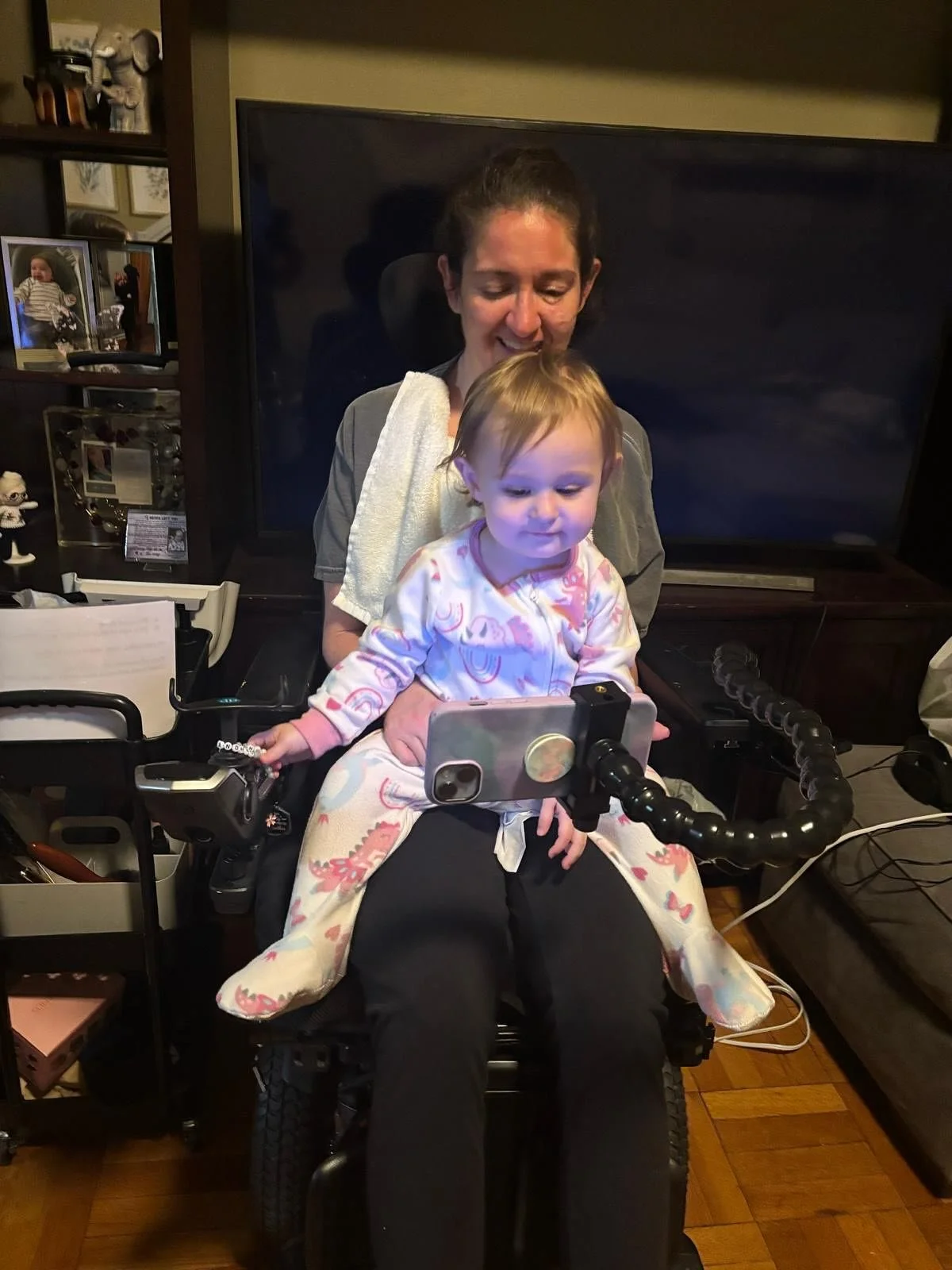 Starting them off early with accessibility features 📱

#heralsstory #als #mnd #alsawareness #headcontrol #stevesway #accessibility