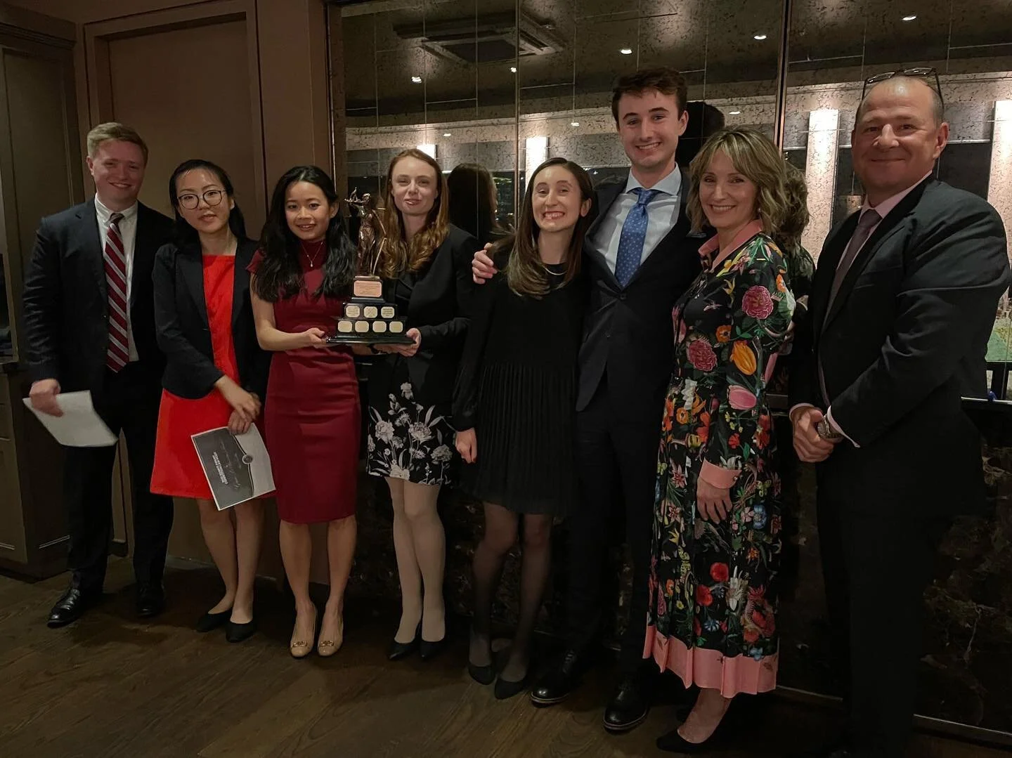 11 days until the Fanaki Moot kicks off once again! 

Pictured here, the Fanaki family, our 2022 winners and Commissioner Boswell 📸

@uoft 
@uoftlaw