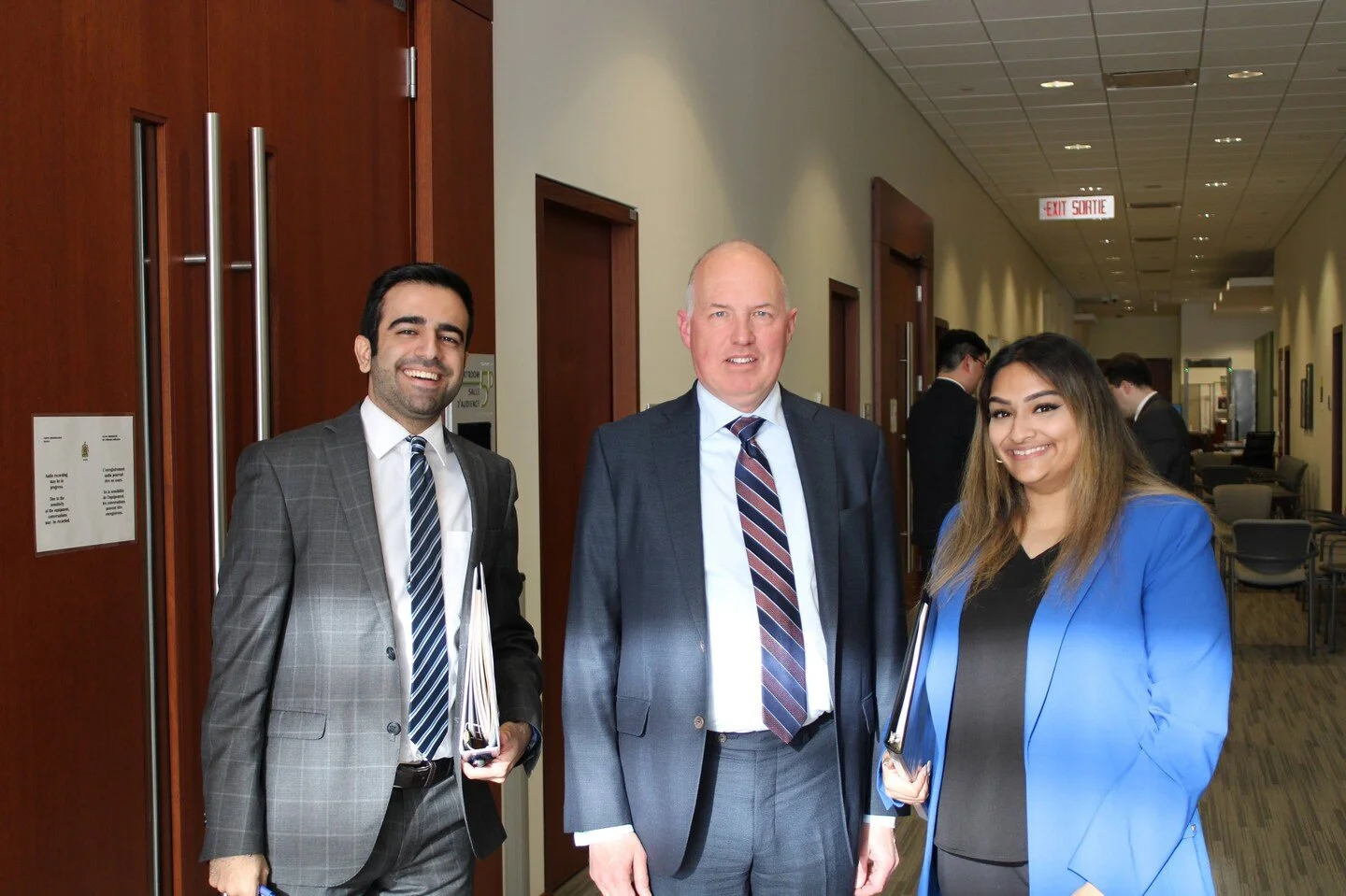 Serving looks and smiles 💅 

Fanaki Moot 2023 was such a success - and we're already planning for 2024! 

Thanks Michael Osborne, Iman Jaffari &amp; Nivi Srinivasan for posing for a quick pic 📸 

@faskenlaw 
@faskenrecrutement 
@cozenoconnor