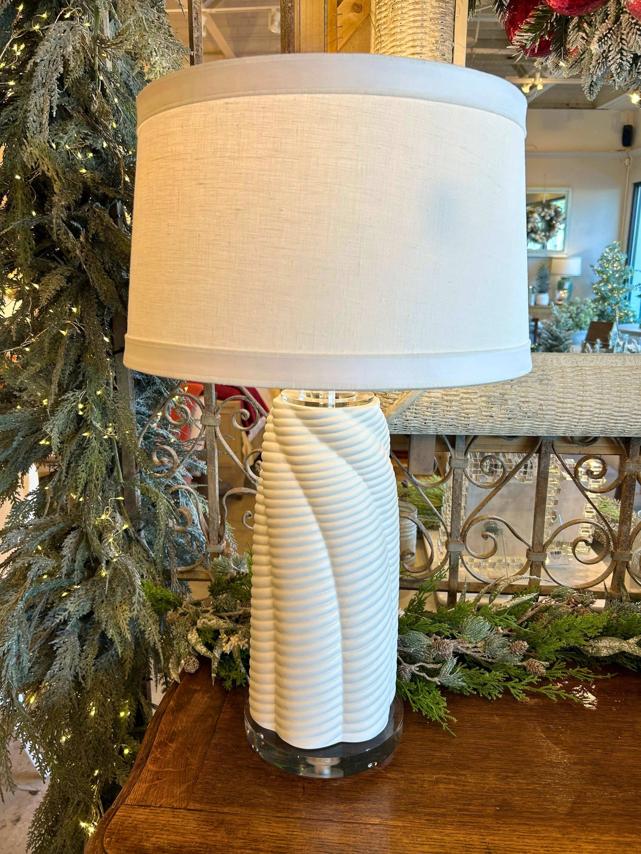 White Ceramic Lamp 
$1185 
232610 
Pair Available