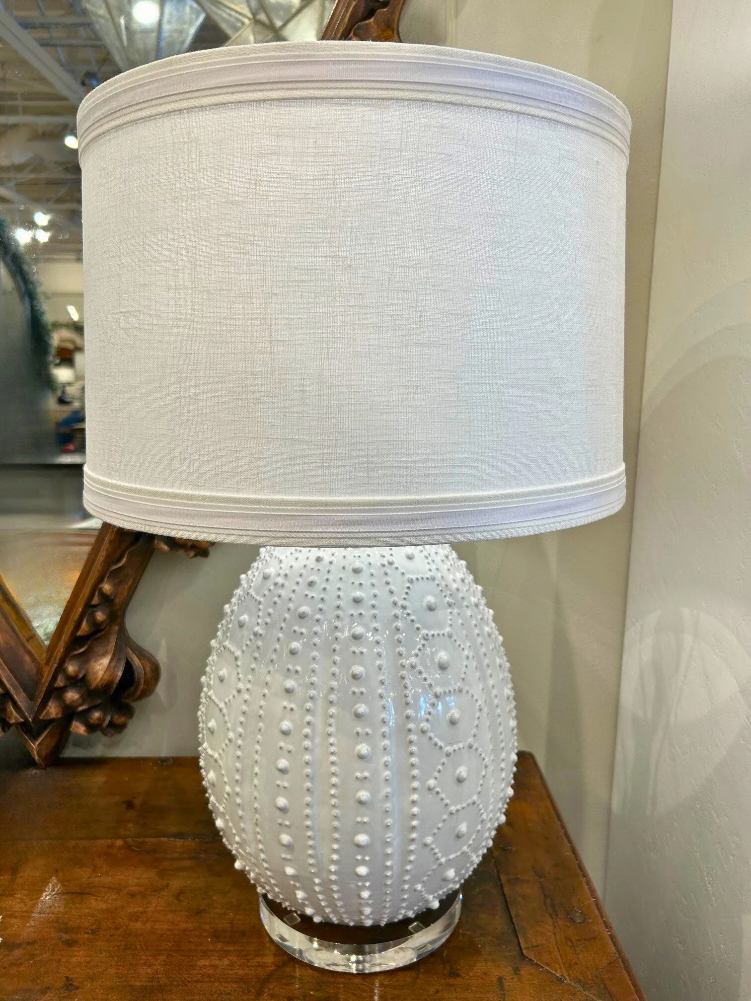 White Lamp 
$1095 
250955 
Pair Available