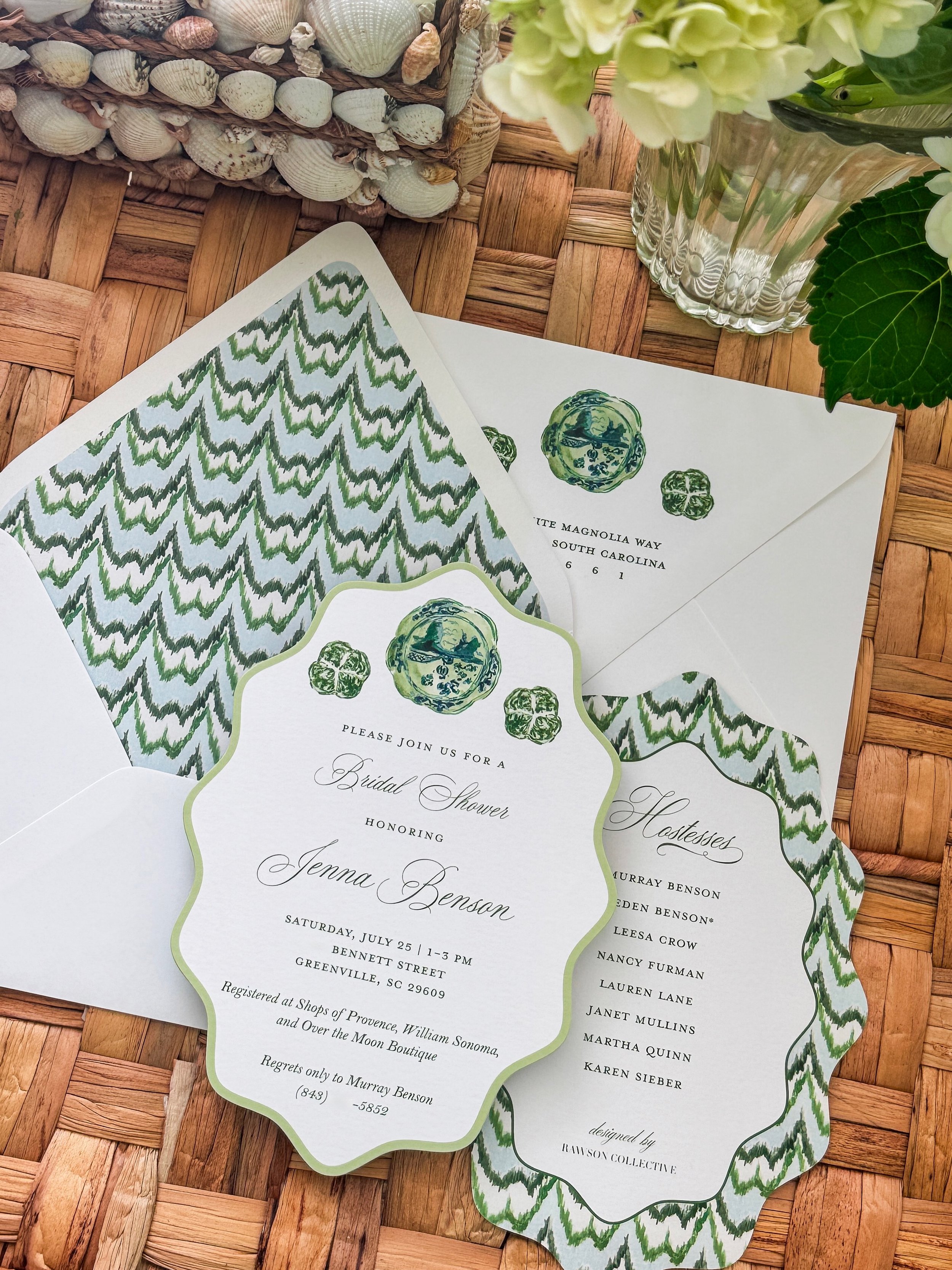 The details make all the difference ✨ This invitation suite features a custom die cut shape, patterned envelope liner, and return address printing. 

We aim to create unforgettable invitations, thoughtfully designed for life&rsquo;s most special cele
