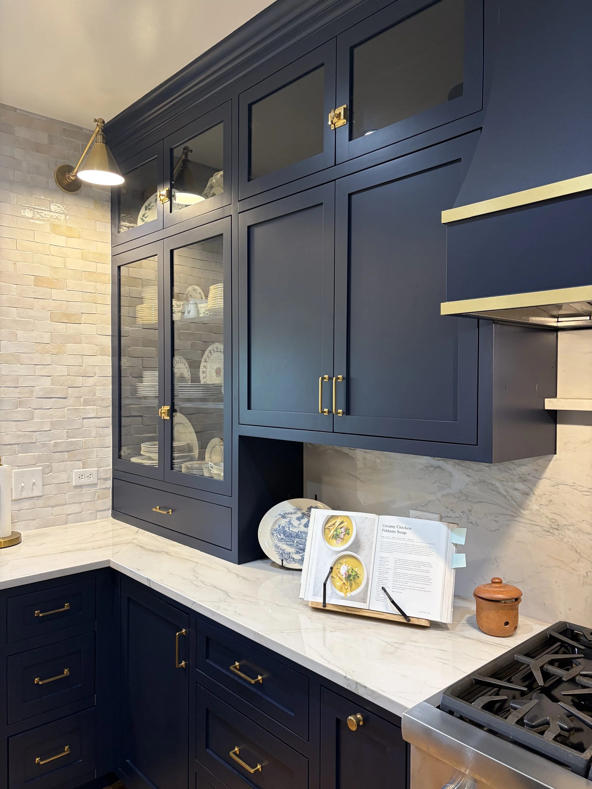 Custom Countertop Kitchen Hutch